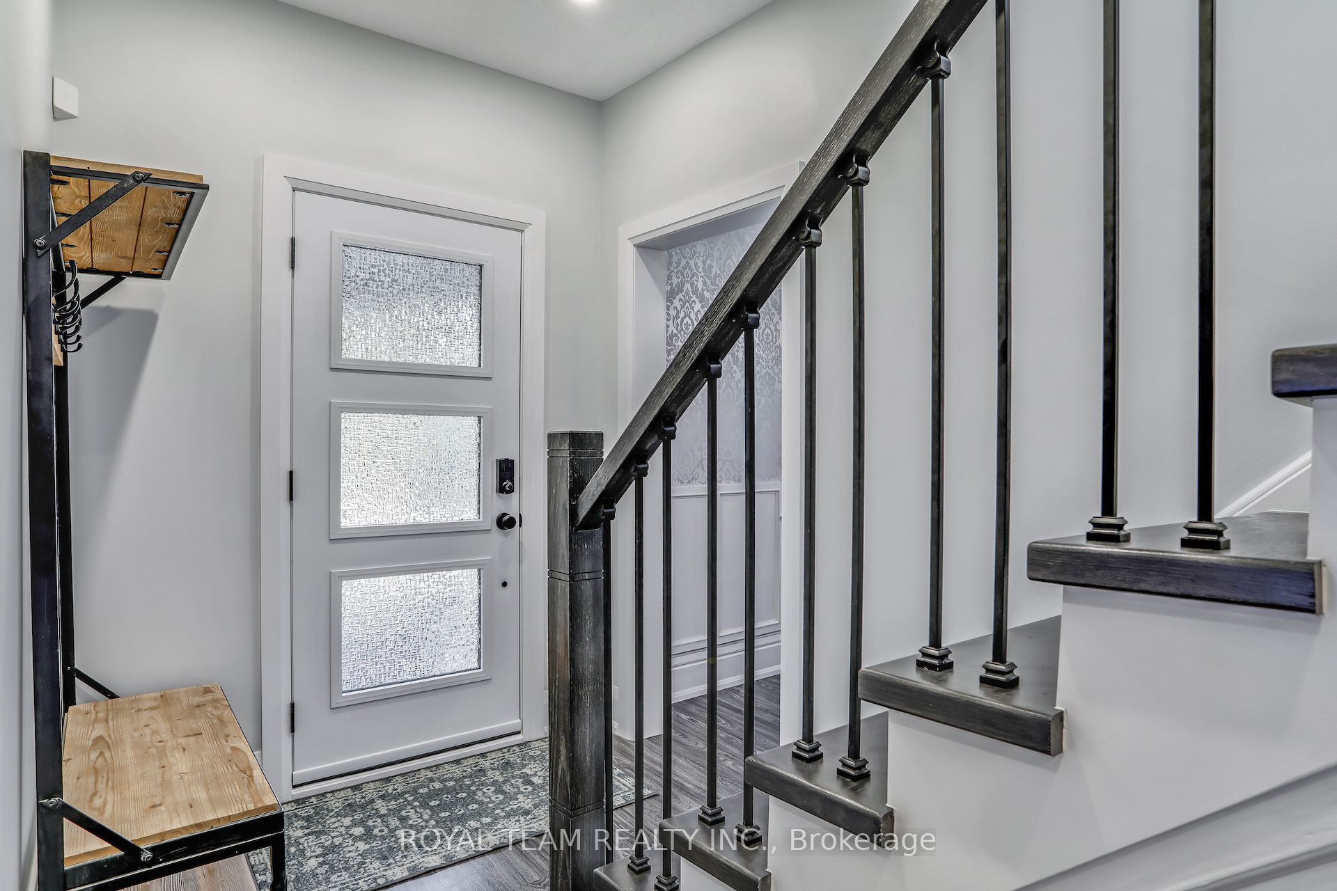 97 Centre Street E, Richmond Hill, ON L4C 1A3
