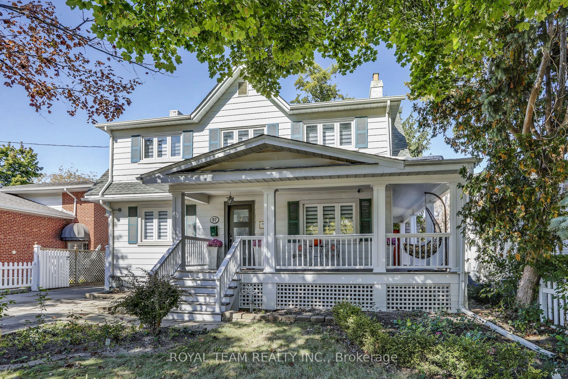 97 Centre Street E, Richmond Hill, ON L4C 1A3 photo 5