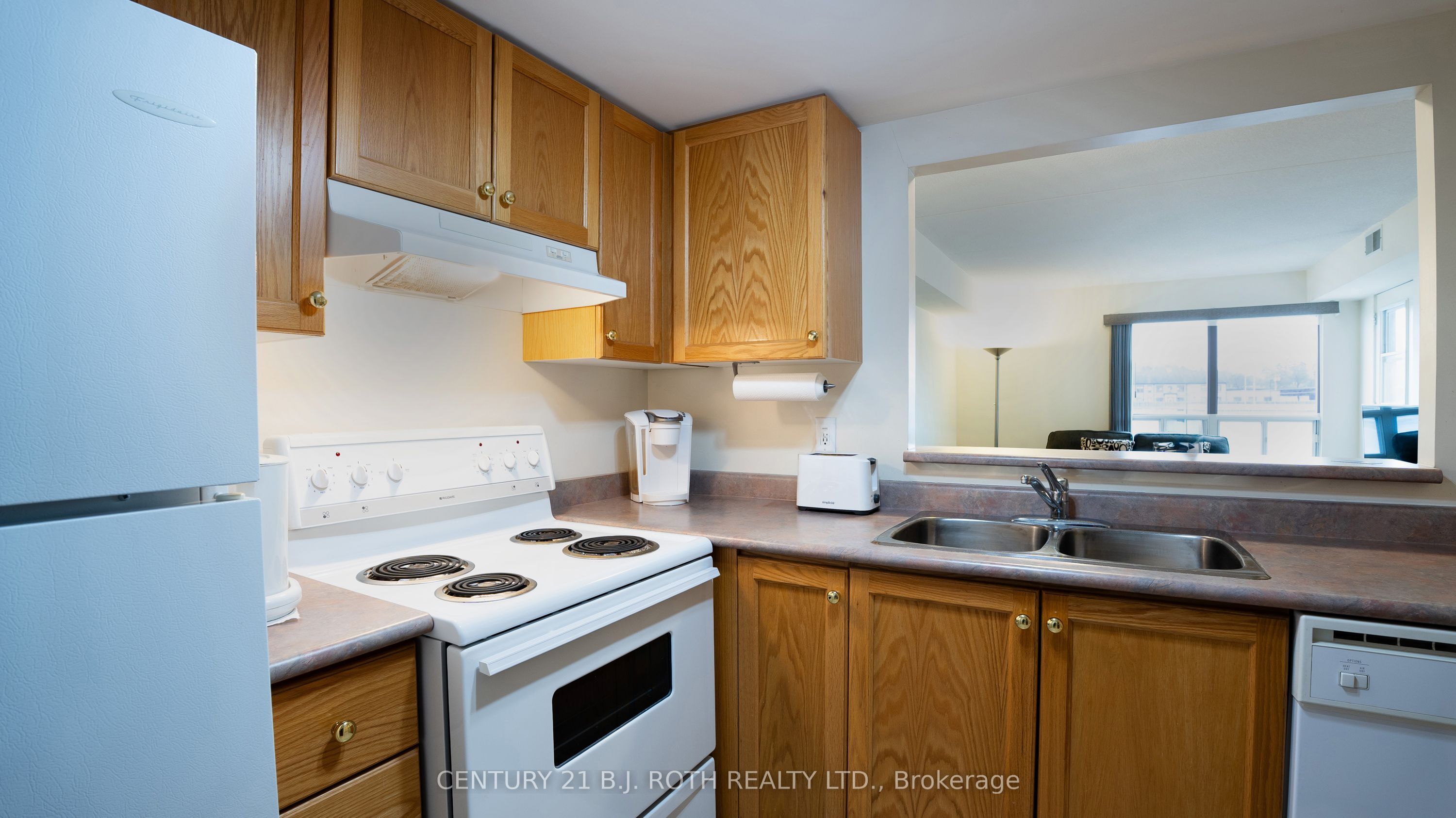 160 Wellington Street E 411, Aurora, ON L4G 1J3 photo 5