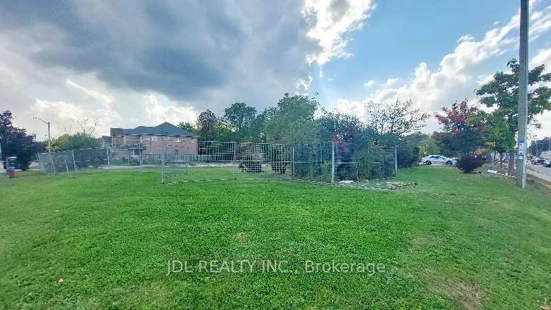 1061 Elgin Mills Road E, Richmond Hill, ON L4S 1M7 photo 3
