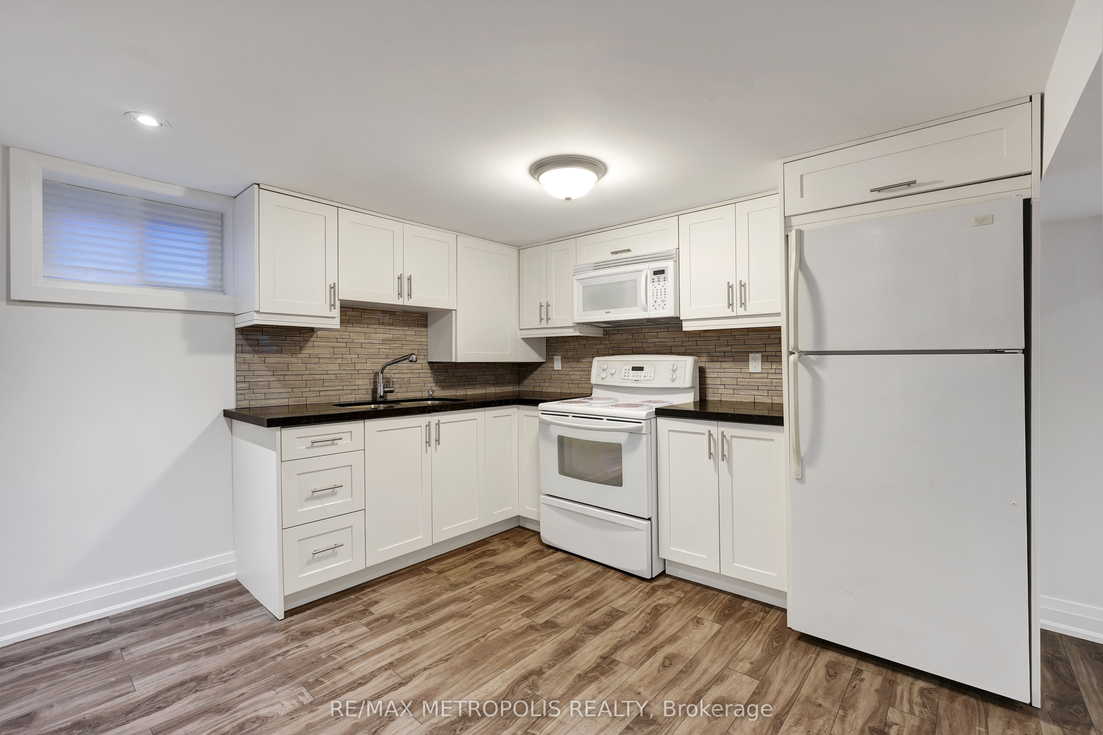 268 Penn Avenue Basement, Newmarket, ON L3Y 2S6 photo 4