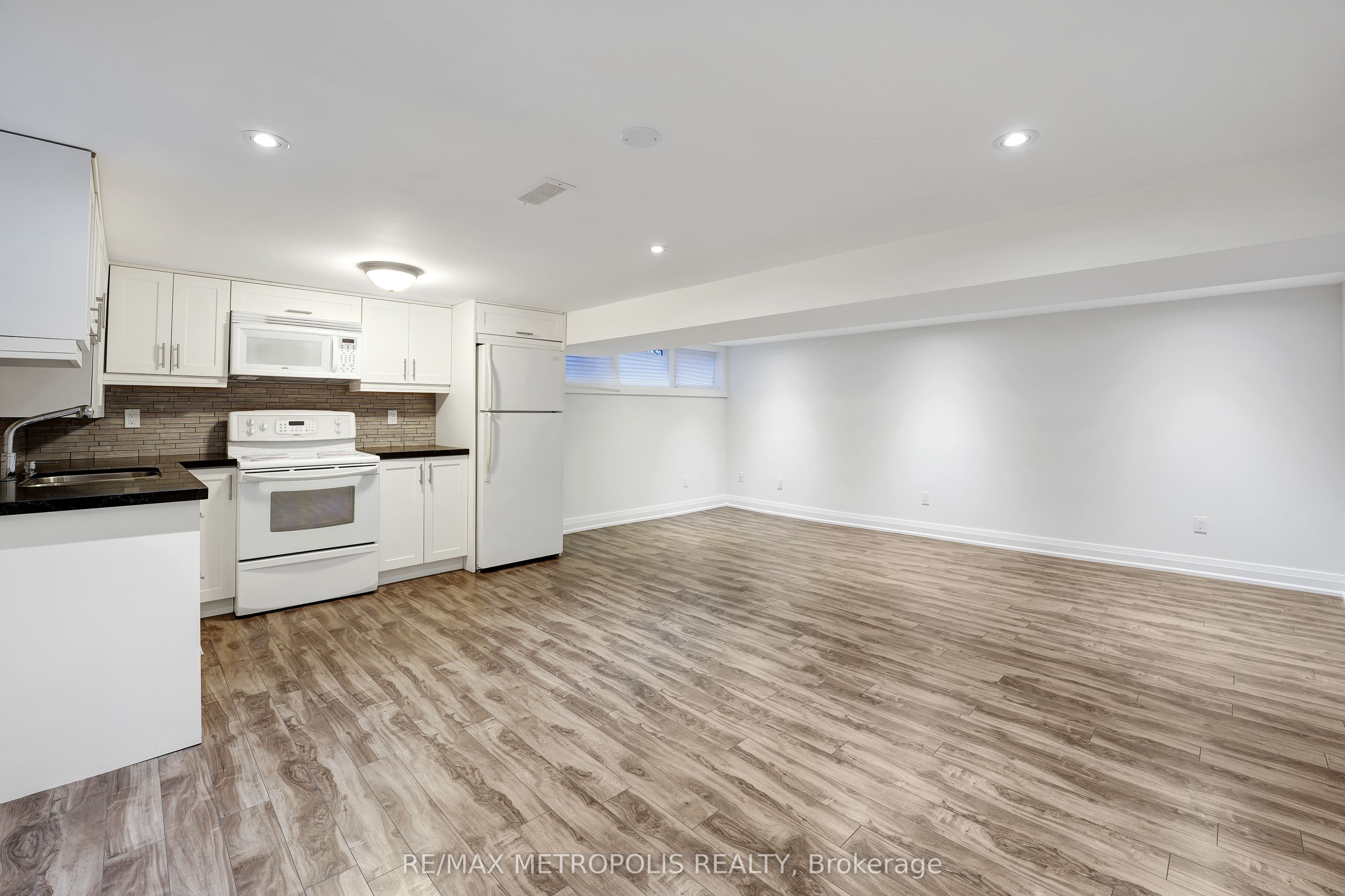 268 Penn Avenue Basement, Newmarket, ON L3Y 2S6 photo 5