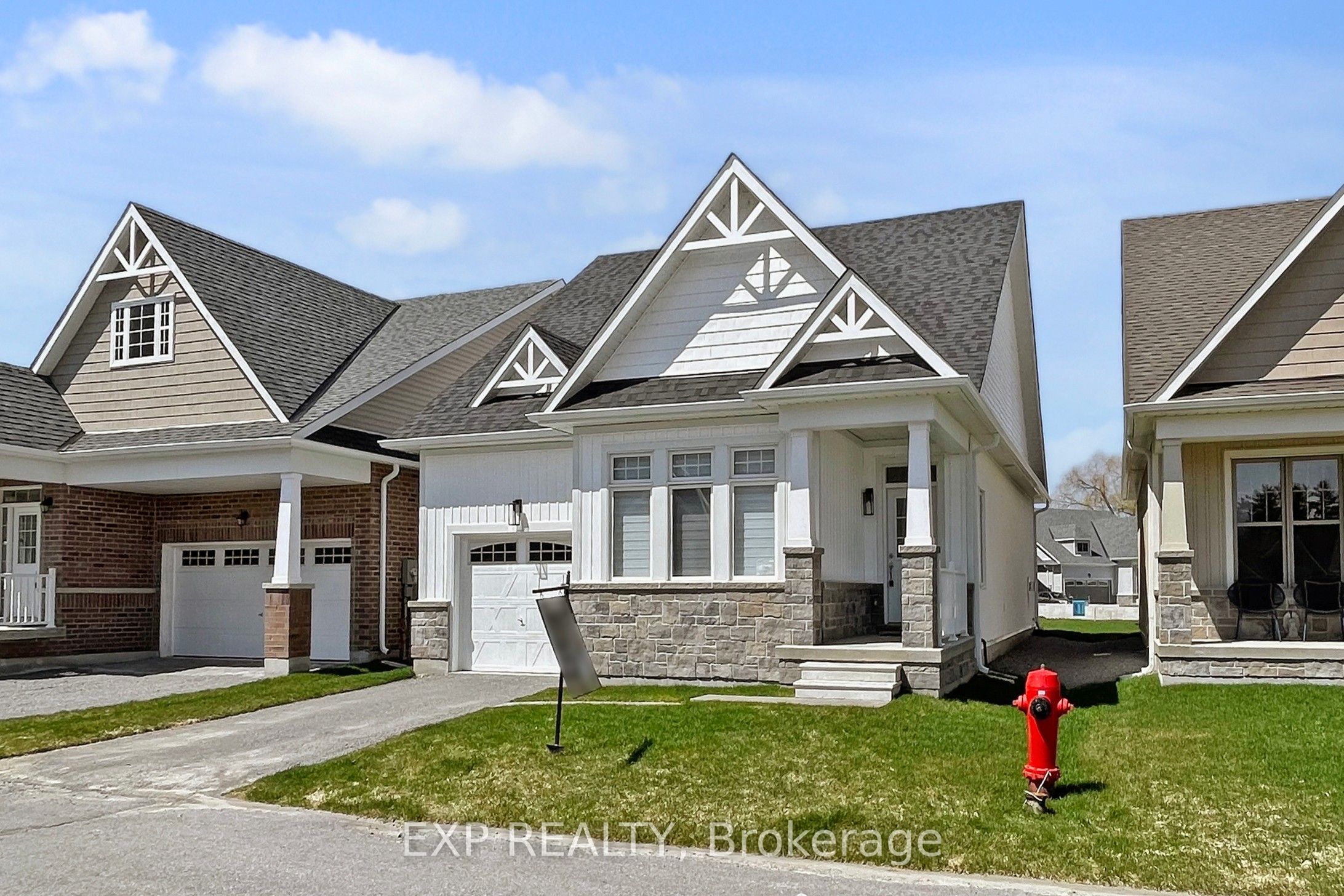 10 Palmira Drive, Georgina, ON L0E 1R0