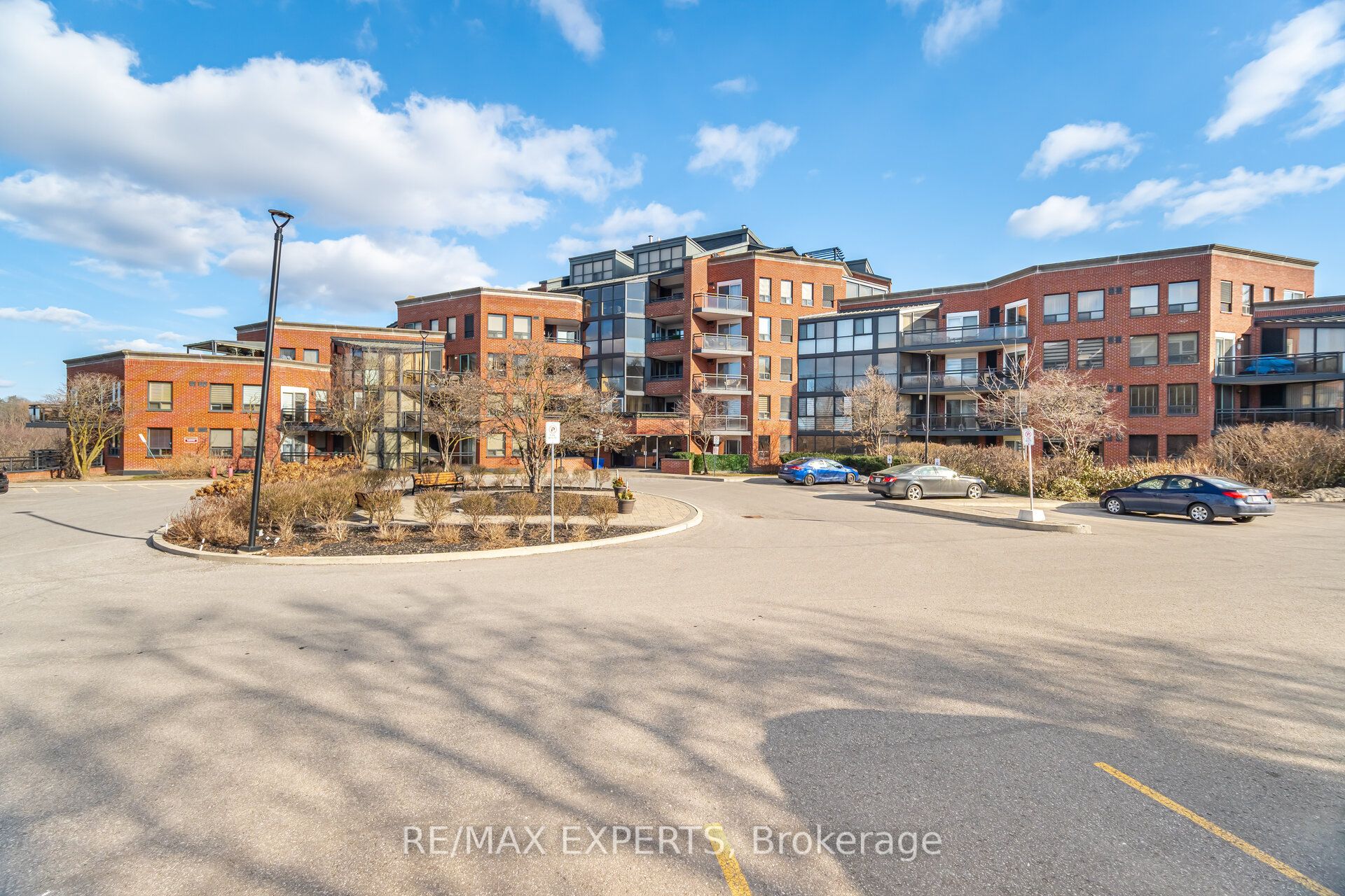 100 Arbors Lane 305, Vaughan, ON L4L 7G4