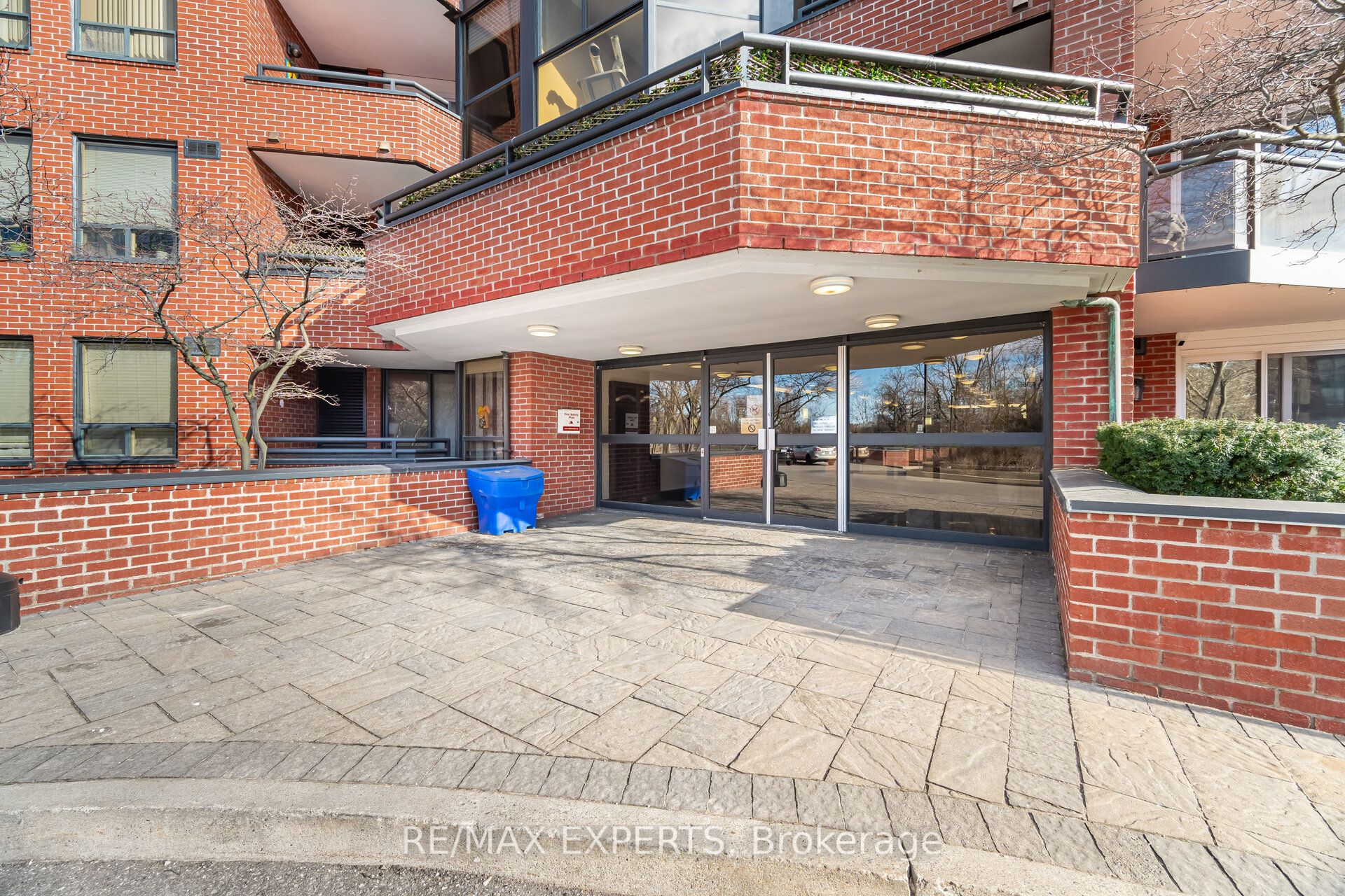 100 Arbors Lane 305, Vaughan, ON L4L 7G4 photo 3