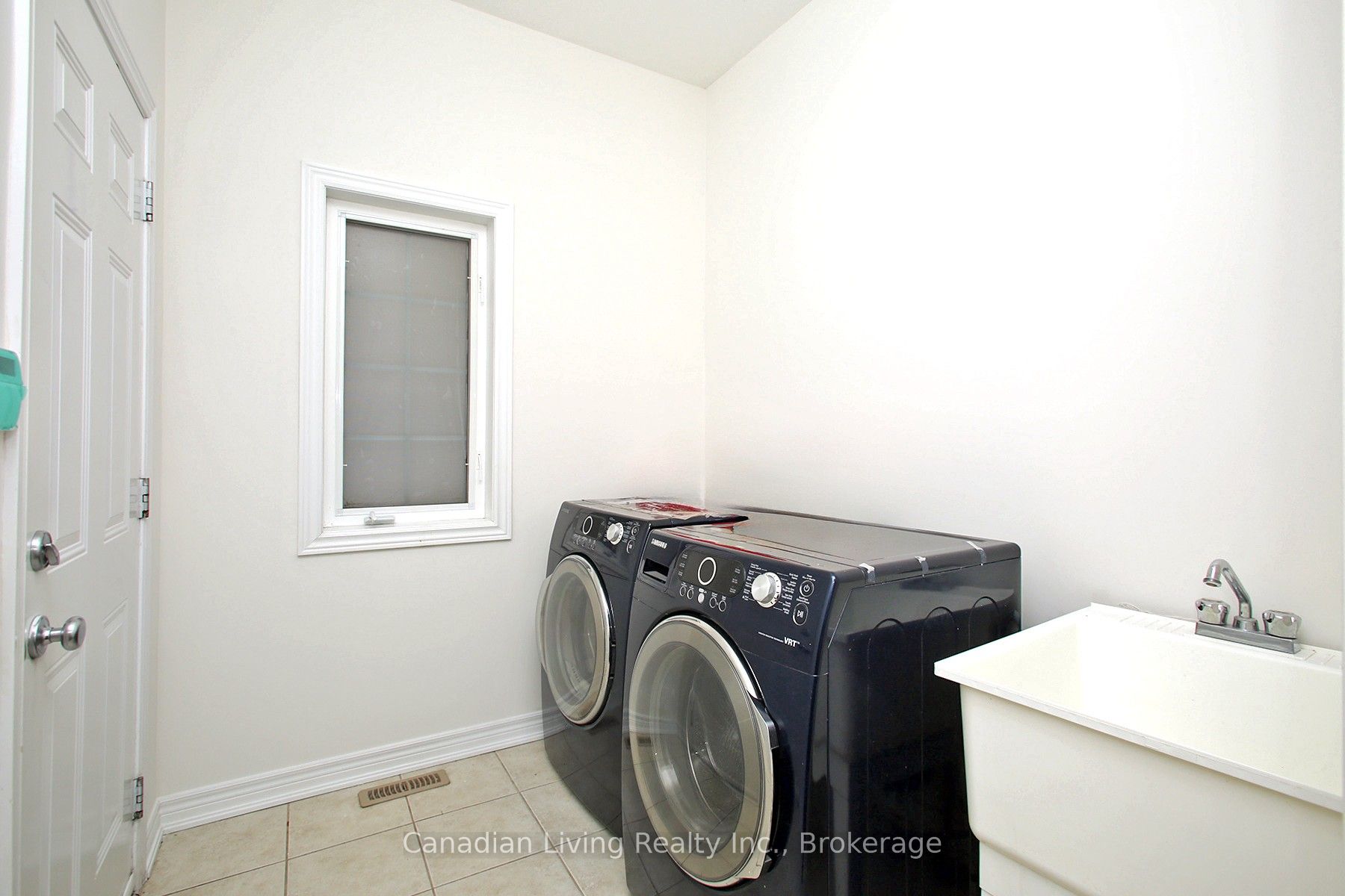 670 Via Romano Boulevard, Vaughan, ON L6A 0G2 photo 2
