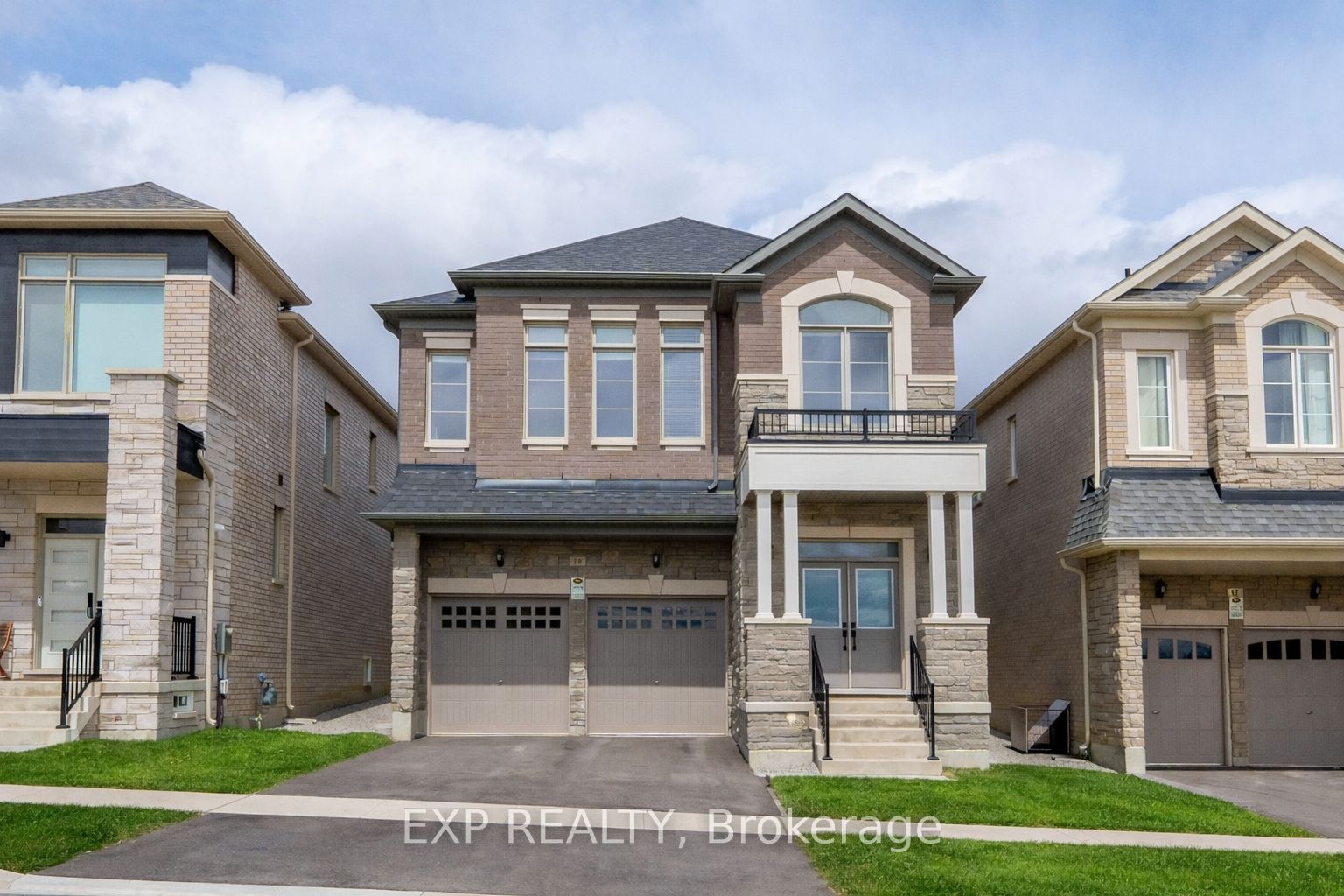 14 Longworth Avenue, Richmond Hill, ON L4E 1J1 photo 2
