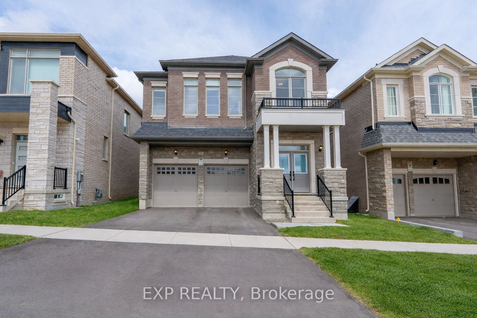 14 Longworth Avenue, Richmond Hill, ON L4E 1J1 photo 3