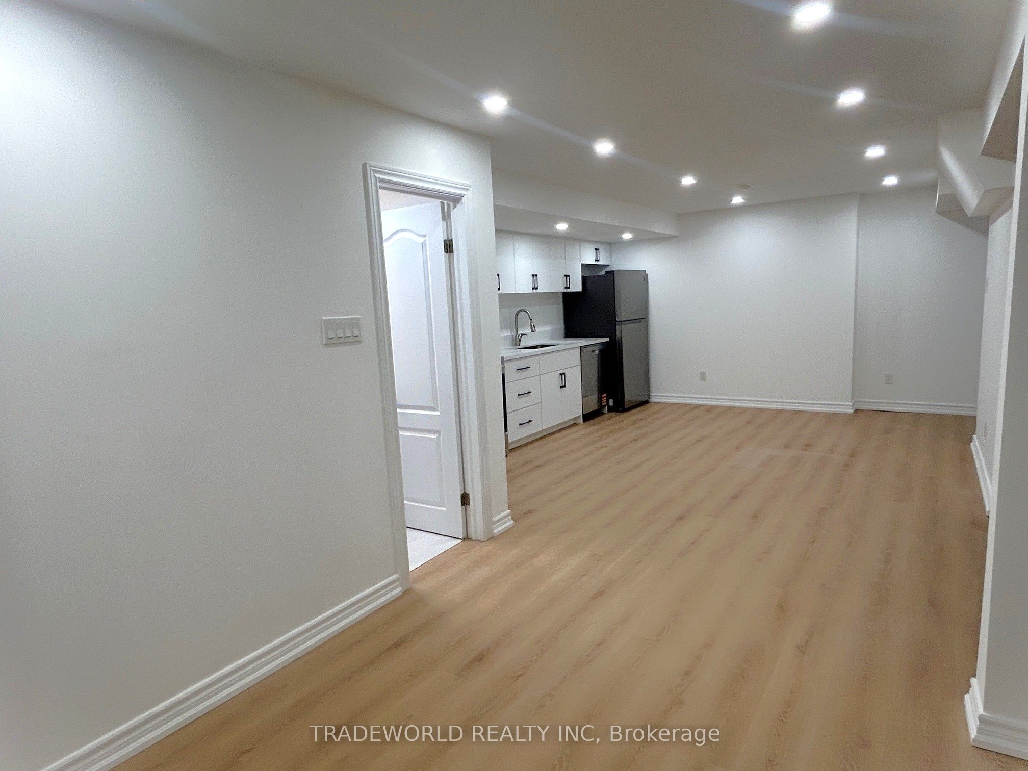 142 Shady Oaks Avenue Basement Unit, Markham, ON L6B 0P7 photo 2