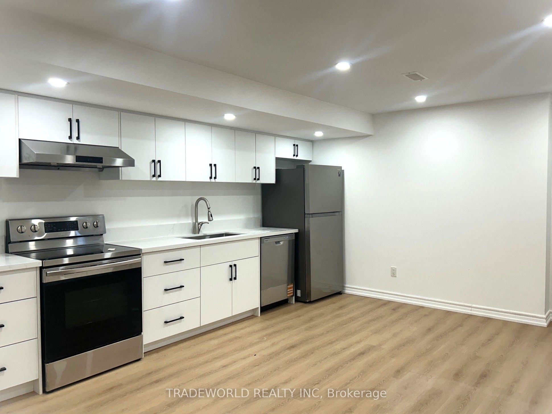 142 Shady Oaks Avenue Basement Unit, Markham, ON L6B 0P7 photo 3