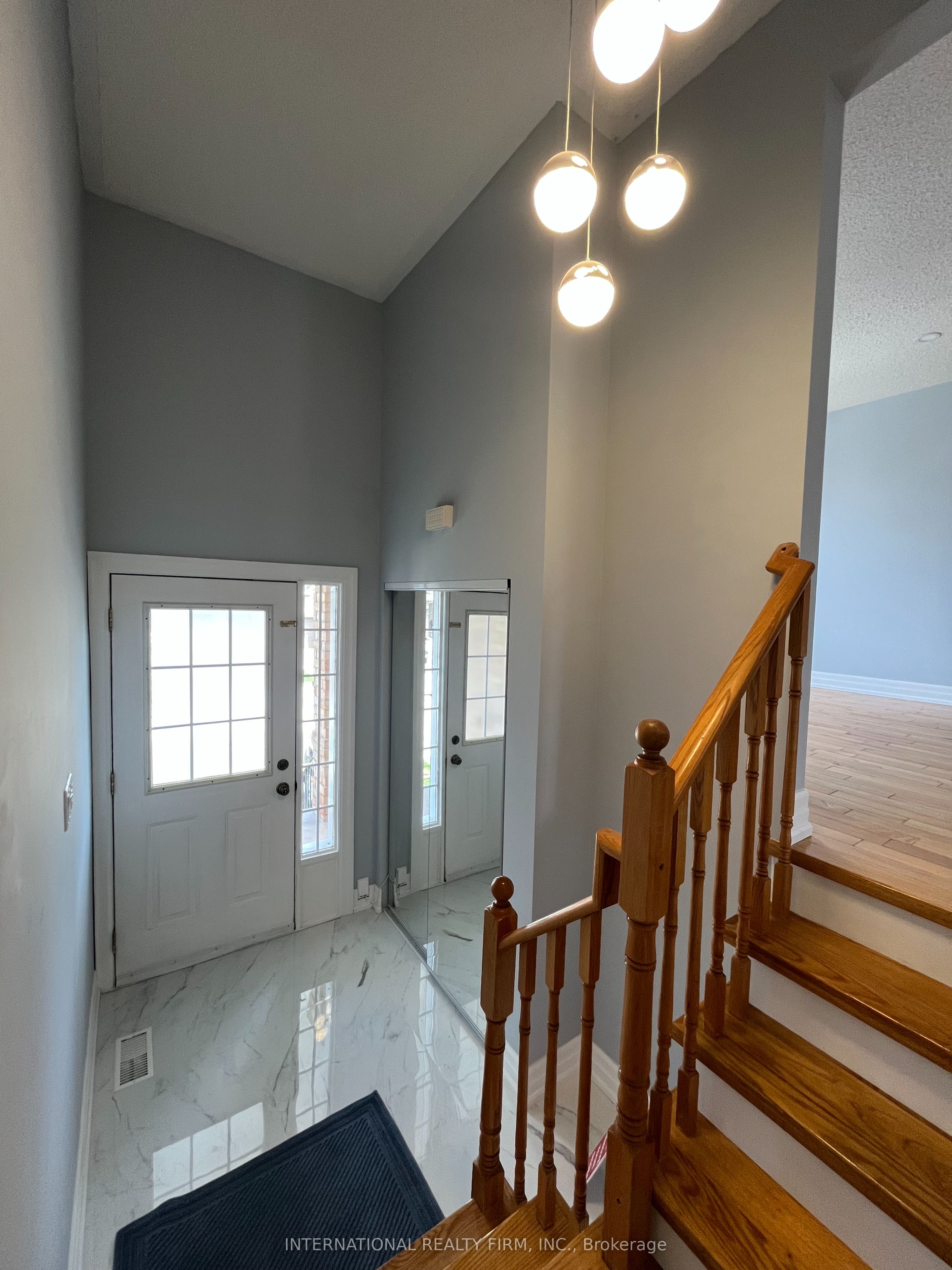44 Natale Court, Bradford West Gwillimbury, ON L3Z 3B1 photo 3