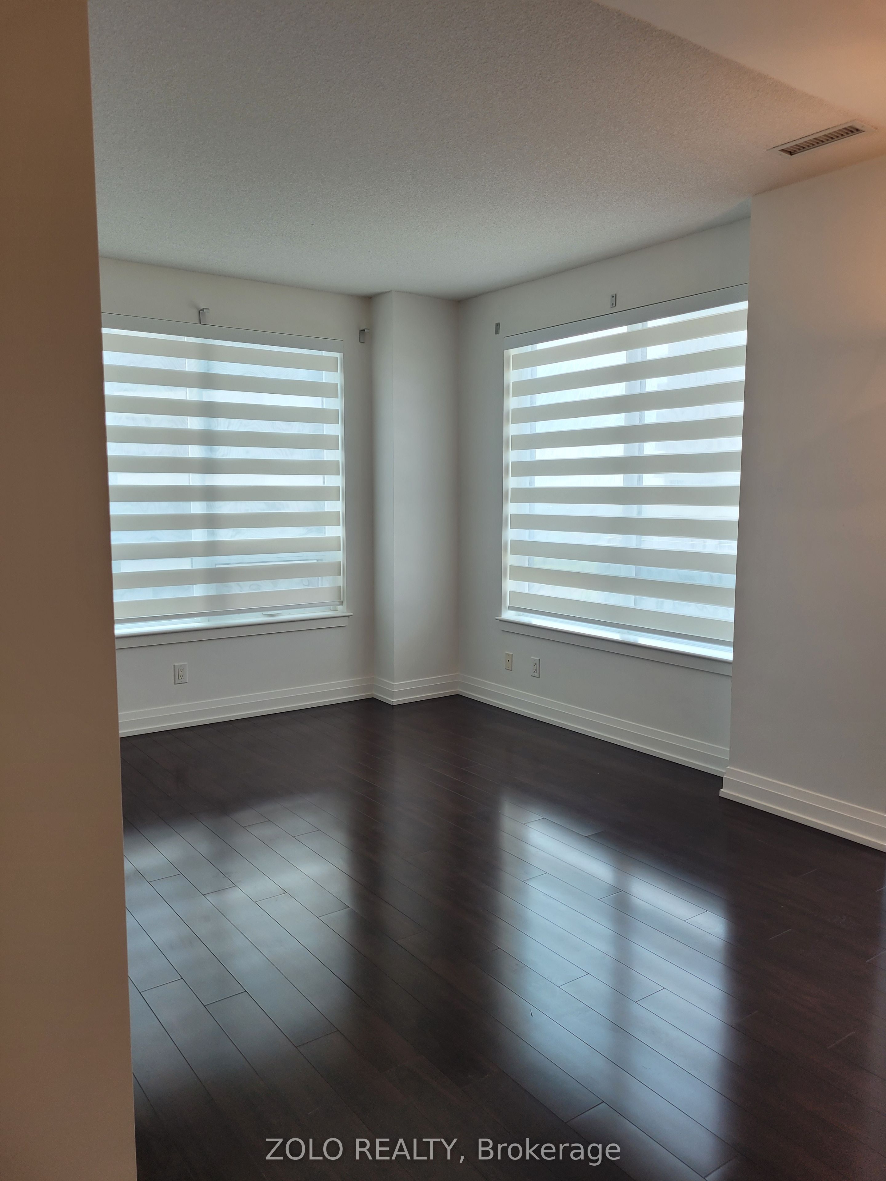 7165 Yonge Street 1712, Markham, ON L3T 0C9 photo 2