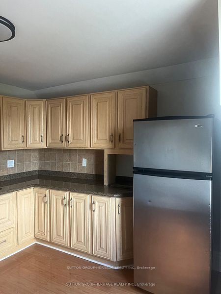 96 Brock Street W 2nd floor, Uxbridge, ON L9P 1P4 photo 3