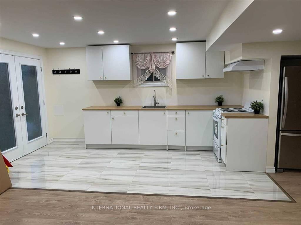 59 Frank Kelly Dr Frank Kelly Drive Basement, East Gwillimbury, ON L9N 0V2