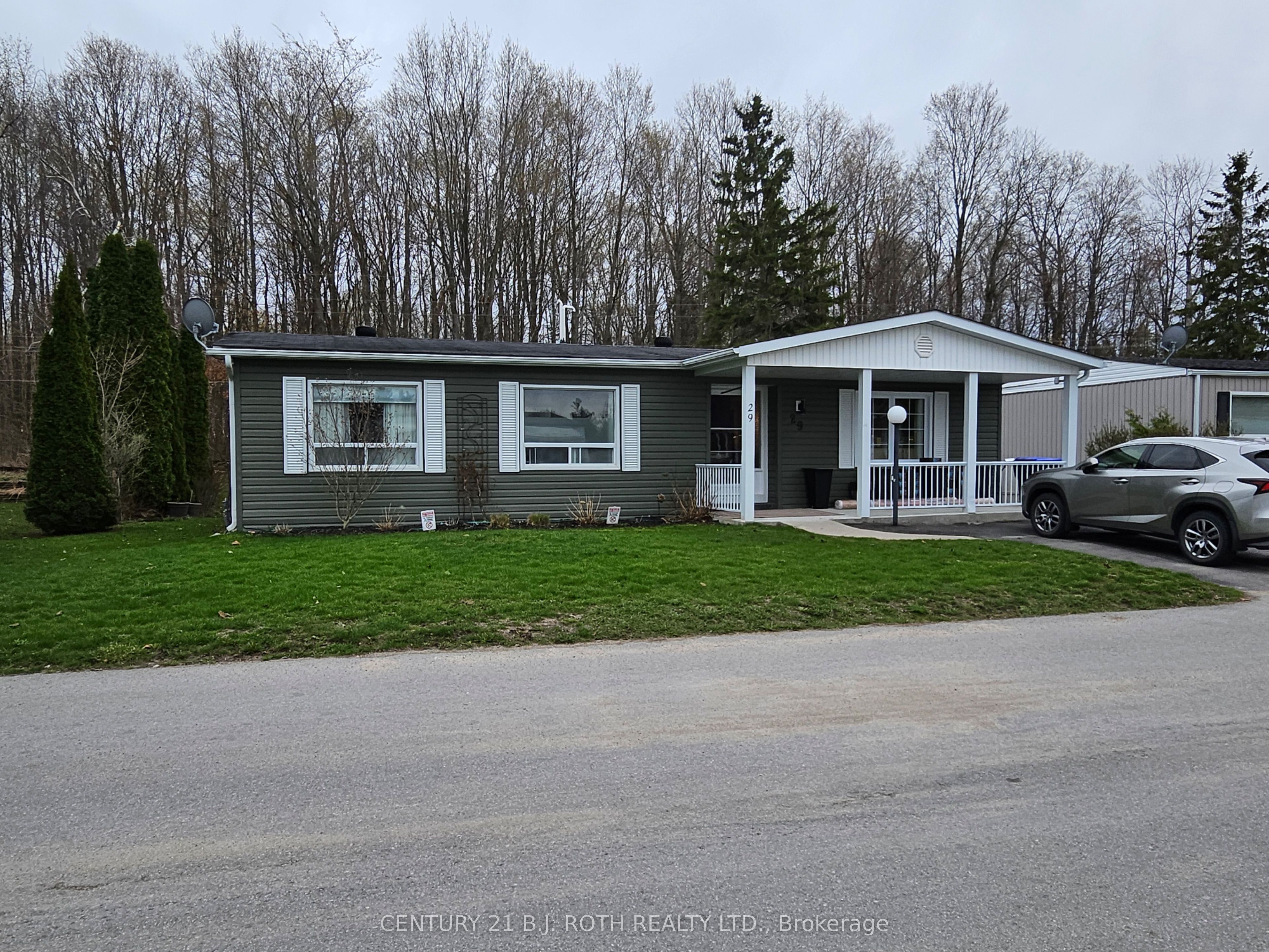 29 Corner Brook Trail, Innisfil, ON L9S 1P2 photo 2