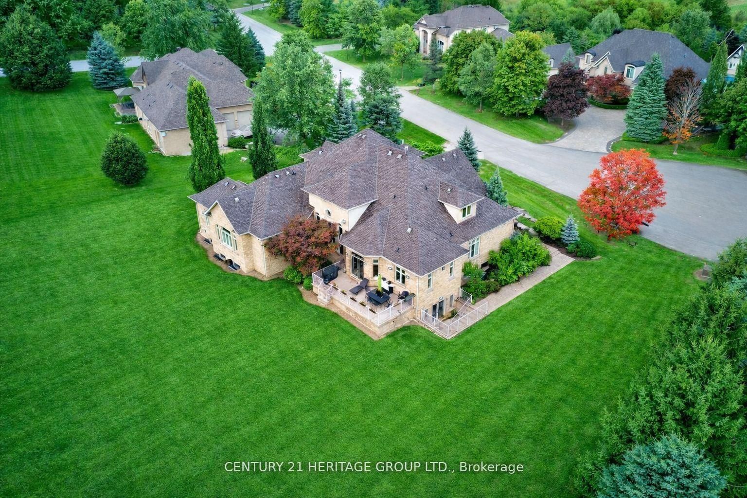 12 Prince Adam Court, King, ON L7B 1M1 photo 3