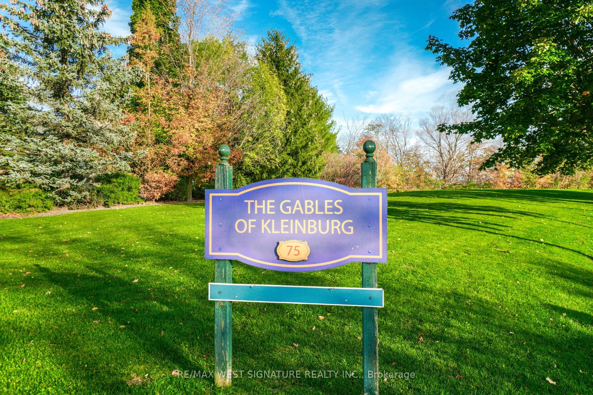 75 Treelawn Boulevard 102, Vaughan, ON L0J 1C0