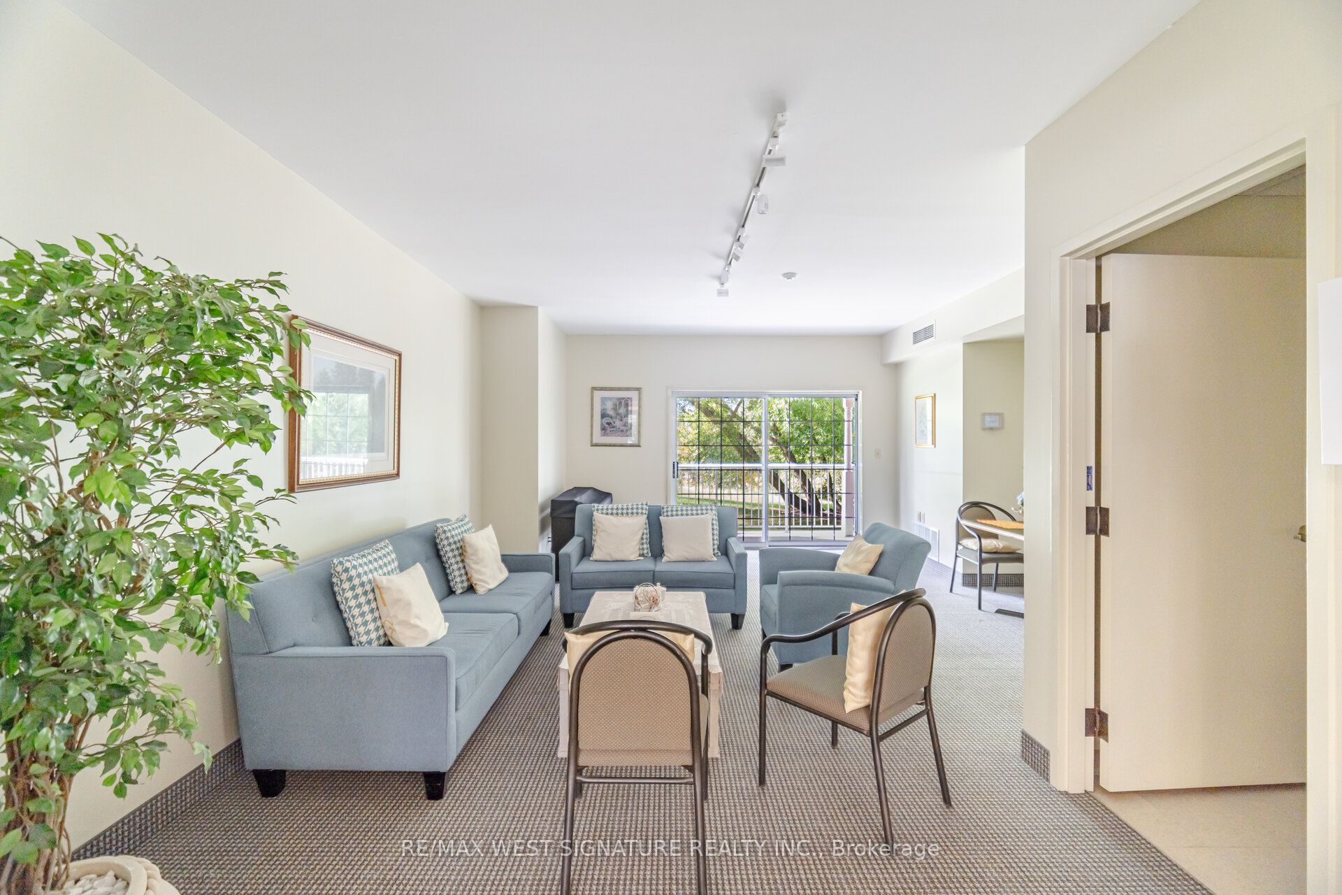 75 Treelawn Boulevard 102, Vaughan, ON L0J 1C0 photo 5