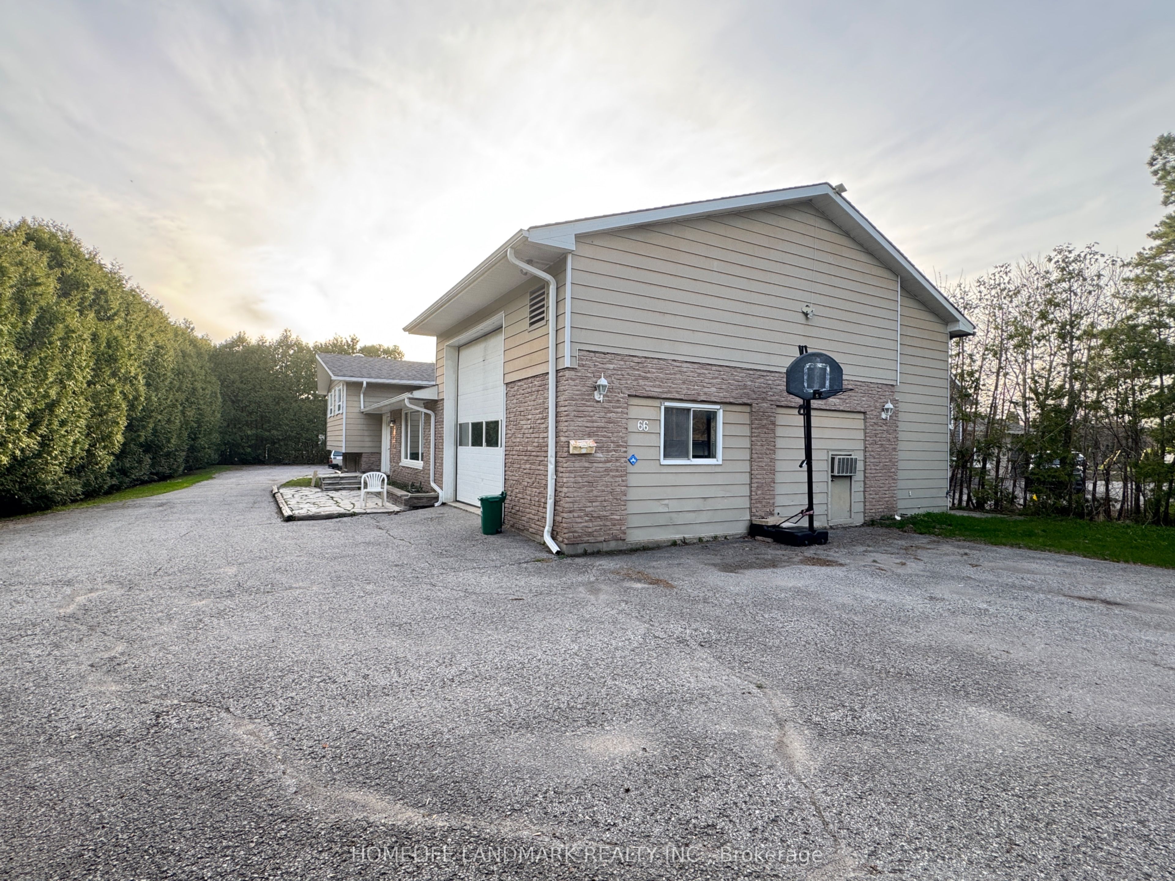 66 Metro Road N Main, Georgina, ON L4P 1C3