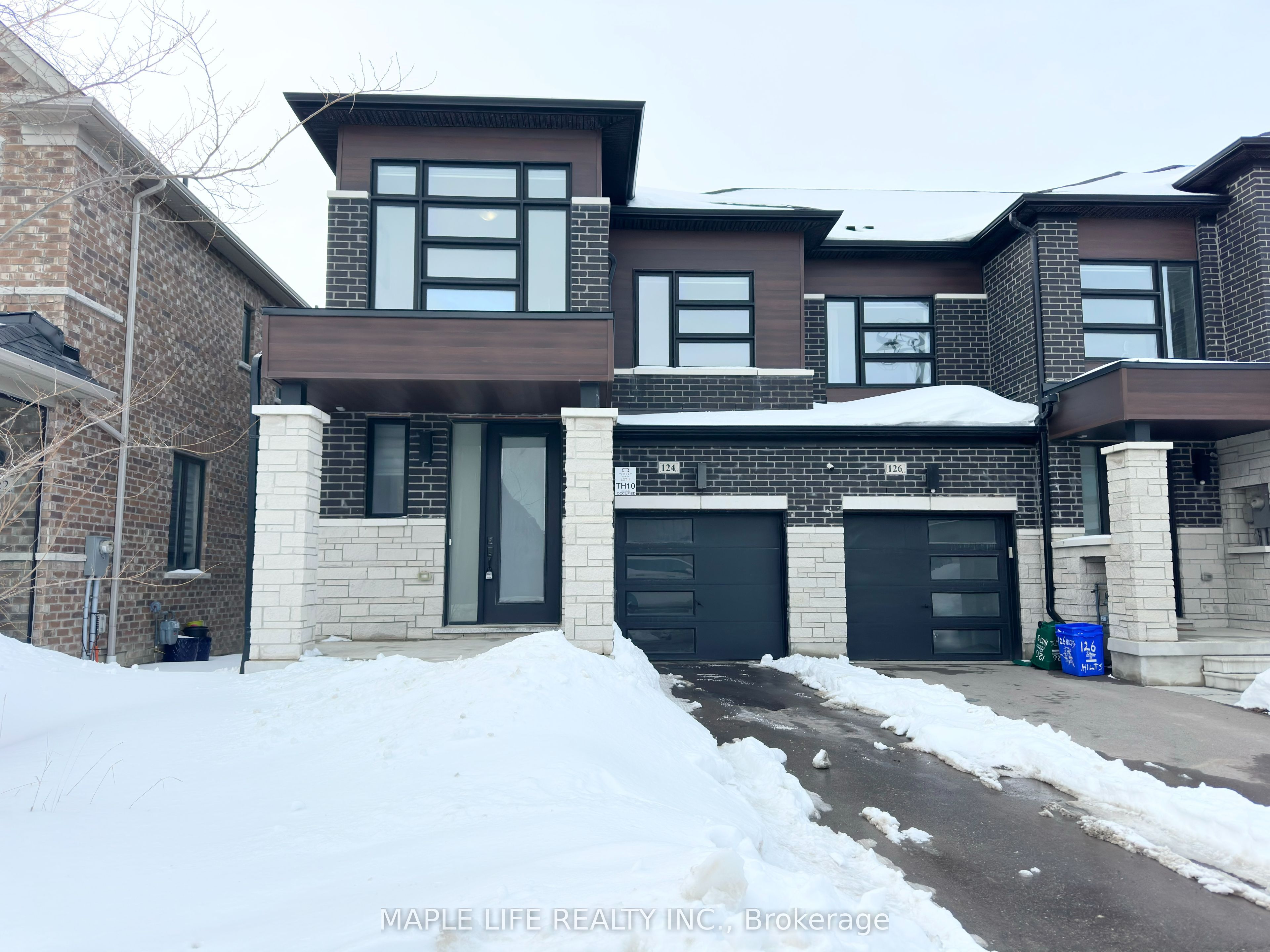 124 Hilts Drive, Richmond Hill, ON L4S 0J2