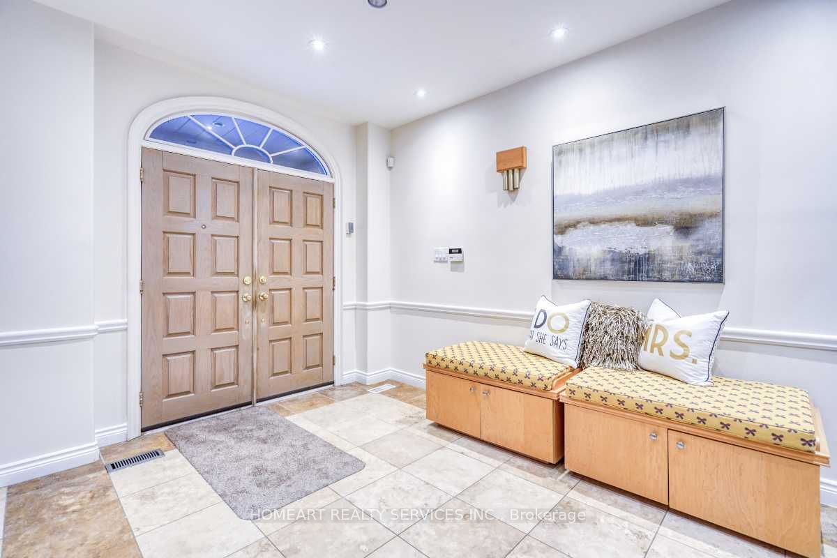 69 Ava Crescent, Richmond Hill, ON L4B 2X5 photo 3