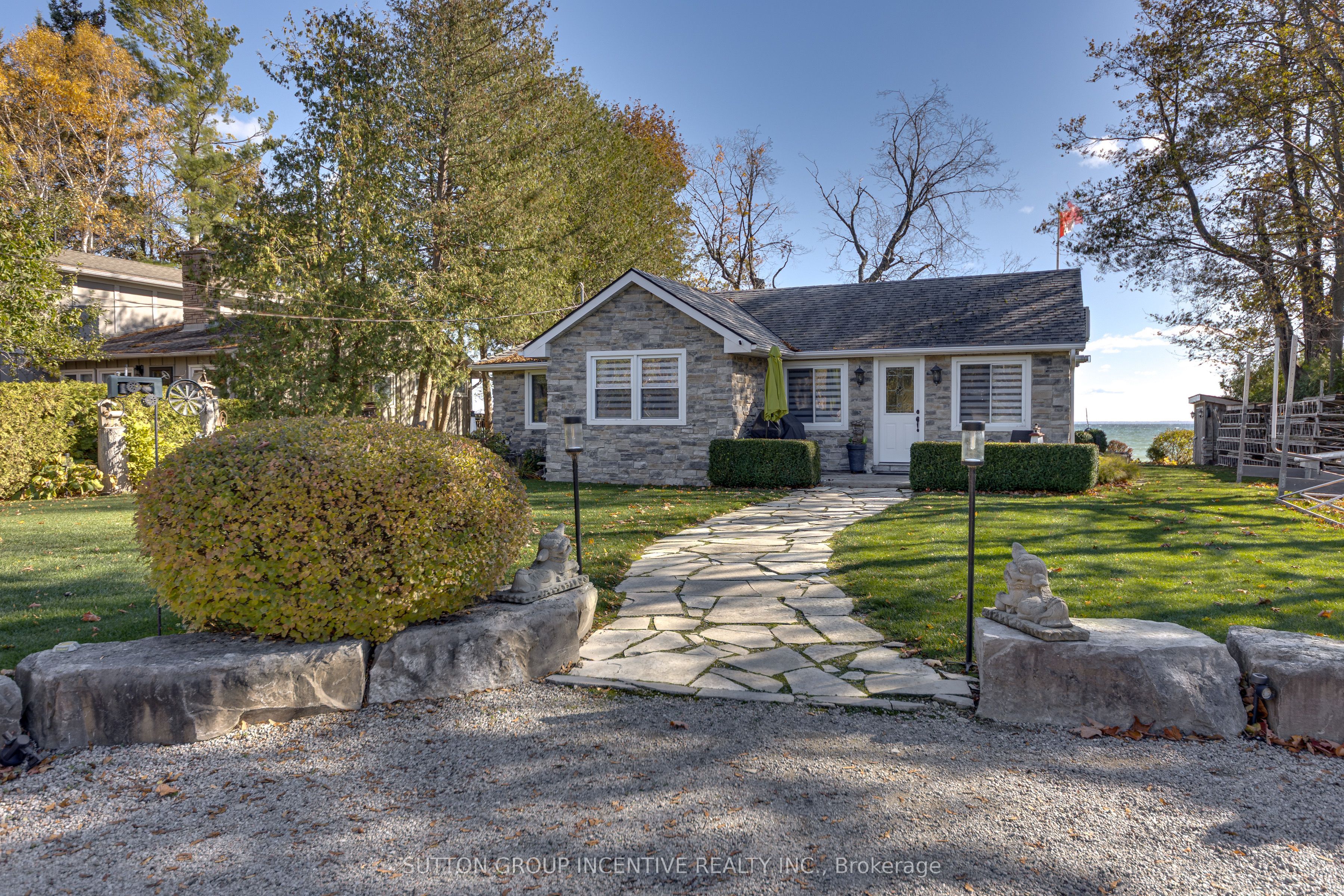 131 Minnetonka Road, Innisfil, ON L9S 2V8 photo 2
