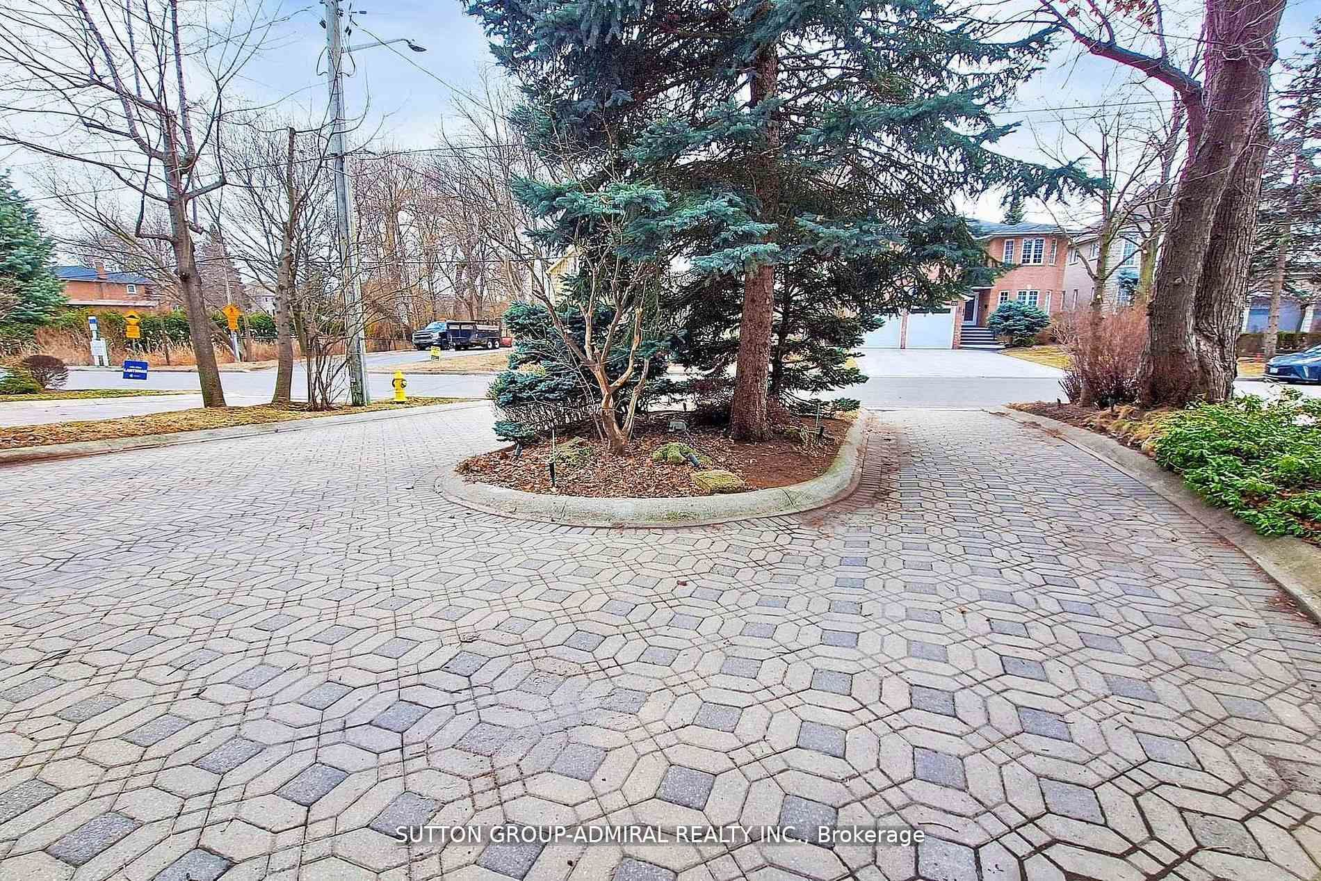 220 King High Drive, Vaughan, ON L4J 3N5 photo 2