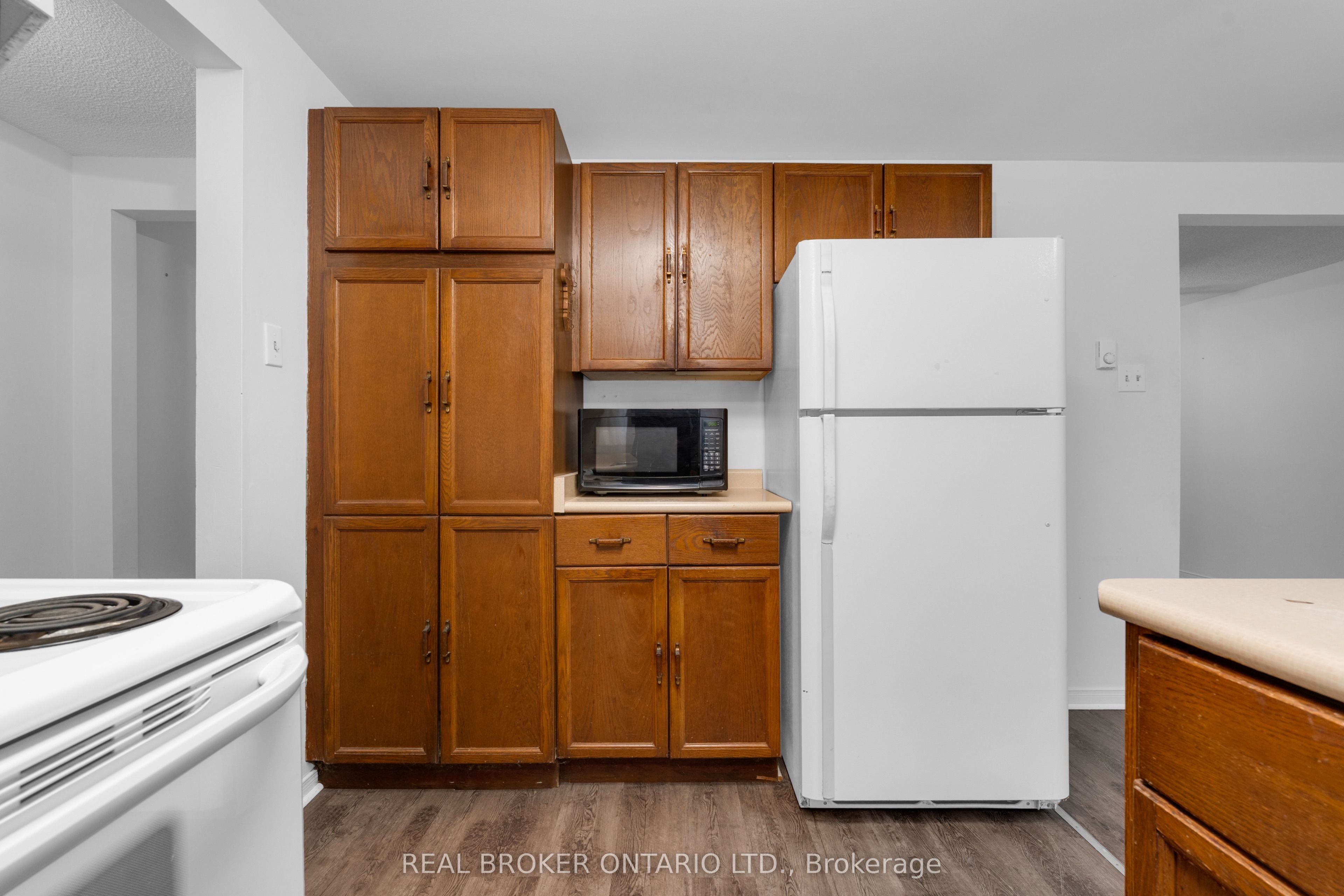 8 Maple Leaf Terrace, Innisfil, ON L0L 1L0 photo 4