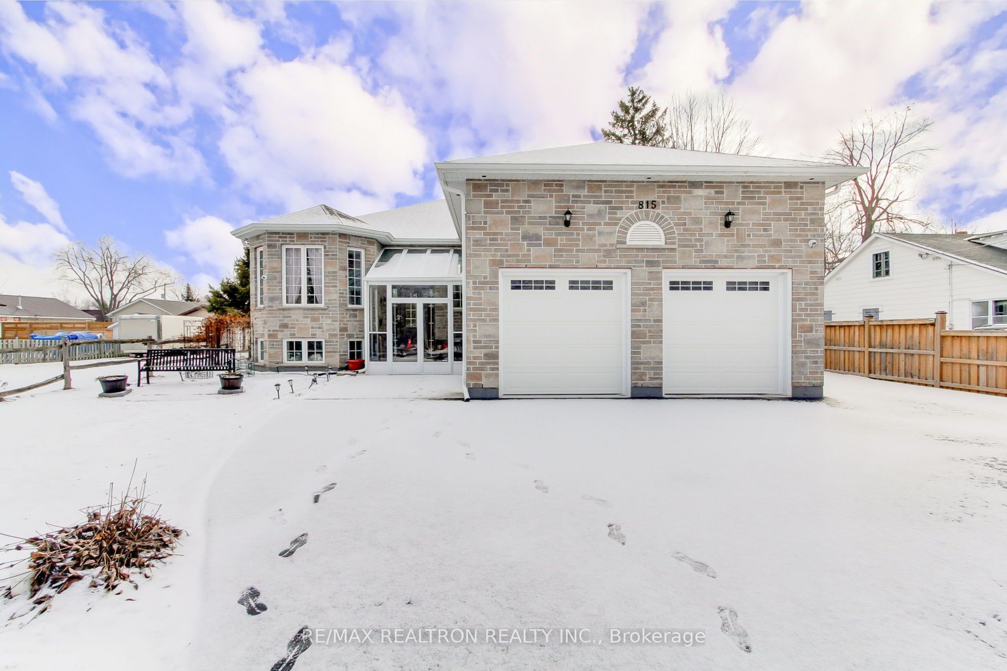 815 Churchill Lane, Georgina, ON L0E 1S0 photo 2