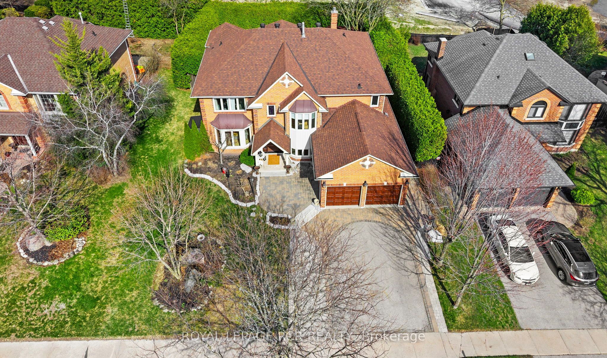 409 Alex Doner Drive, Newmarket, ON L3X 1C6 photo 2