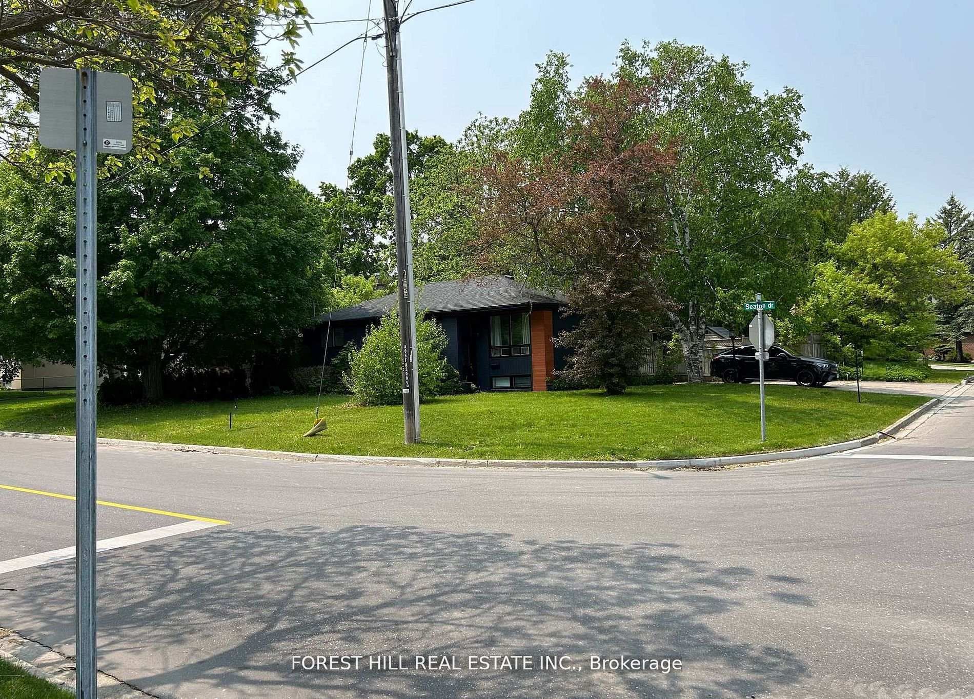 1 Willis Drive, Aurora, ON L4G 2J8 photo 3
