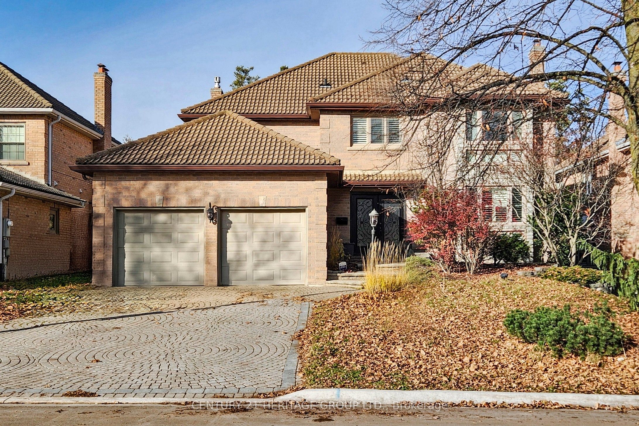136 Cranberry Lane, Aurora, ON L4G 5Z3
