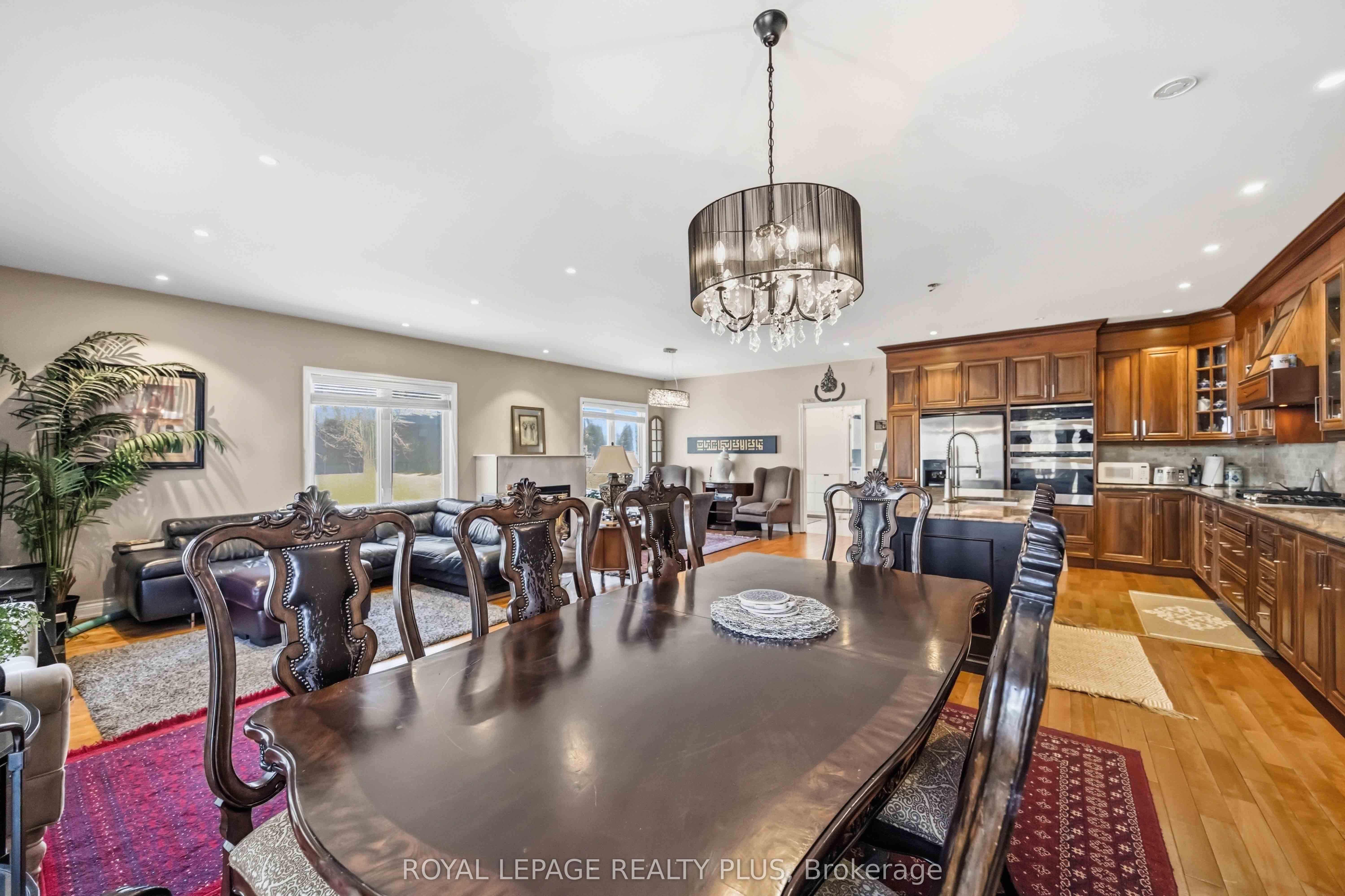 4932 Aurora Road, Whitchurch-Stouffville, ON L4A 7X4 photo 5