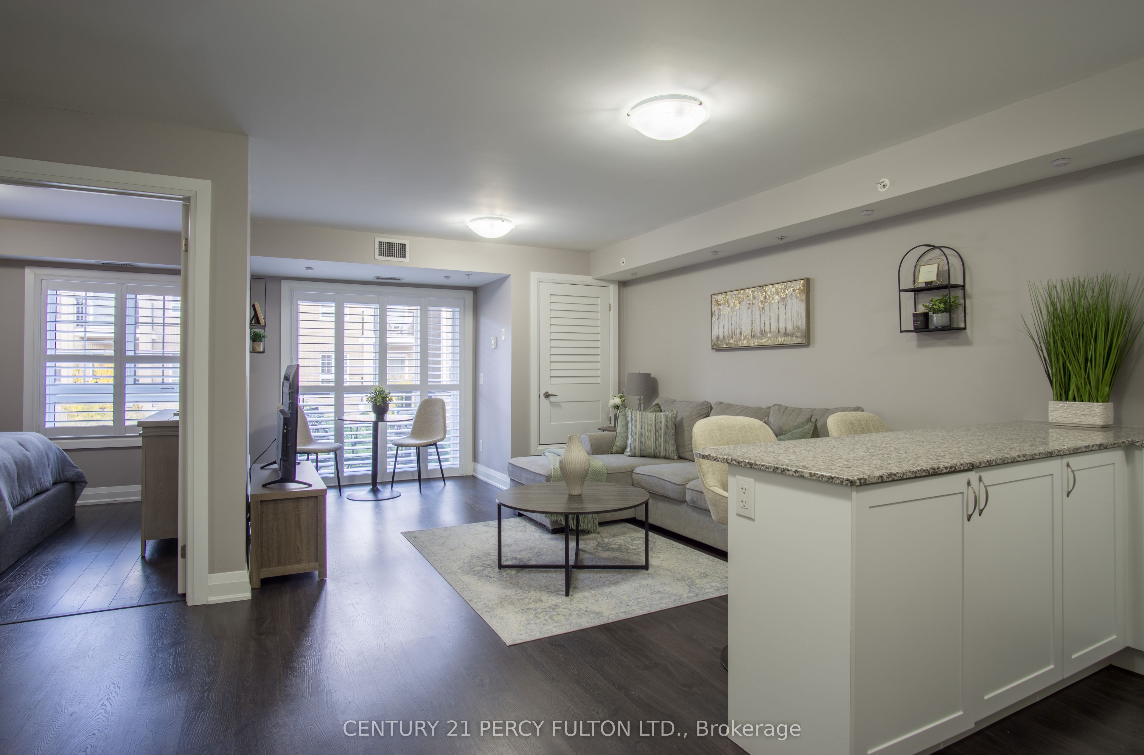 481 Rupert Avenue 201, Whitchurch-Stouffville, ON L4A 1Y7 photo 4