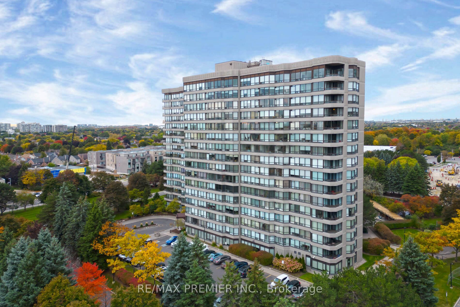 7440 Bathurst Street 1614, Vaughan, ON L4J 7K8
