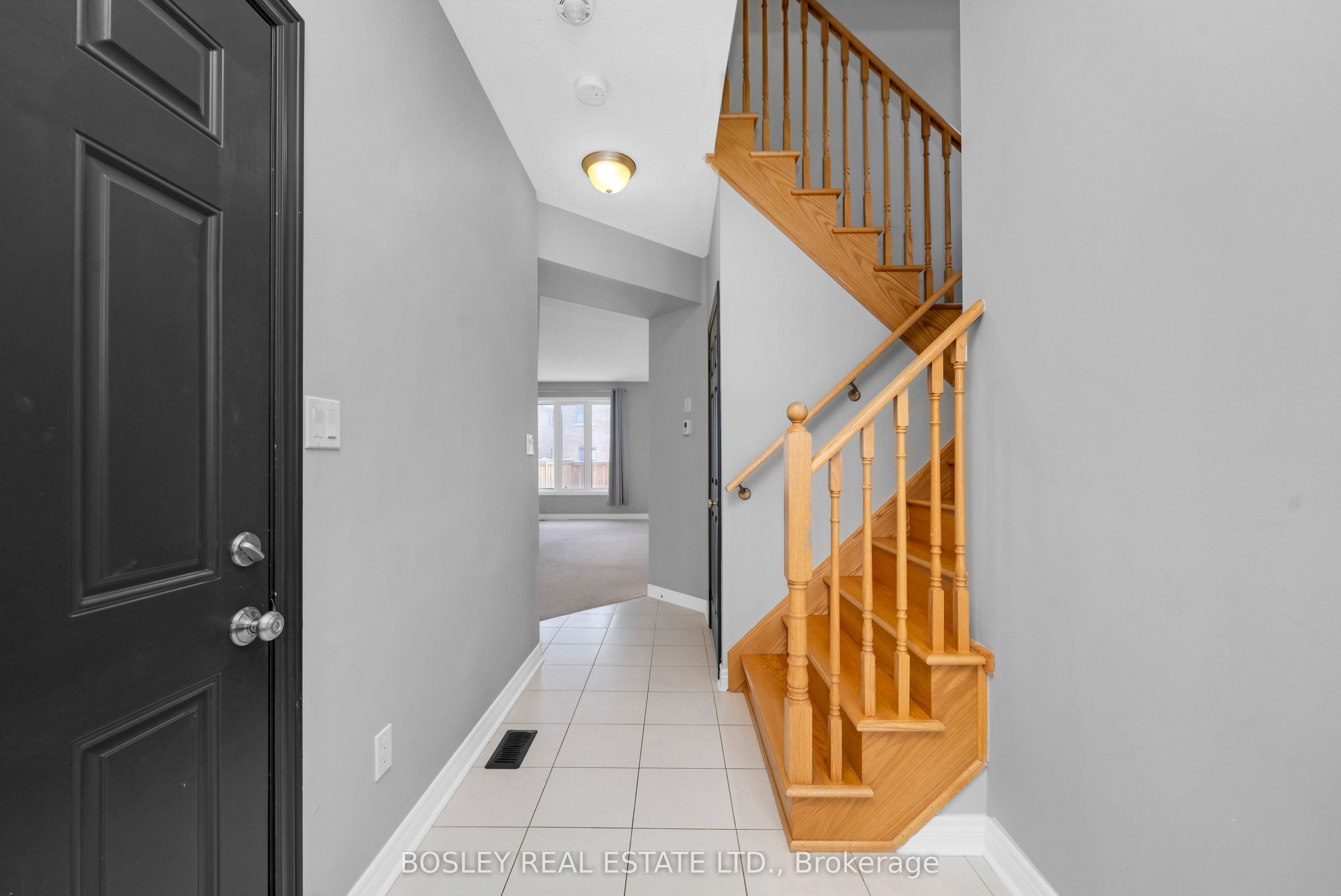 24 Schwalm Crescent, New Tecumseth, ON L0G 1W0 photo 3