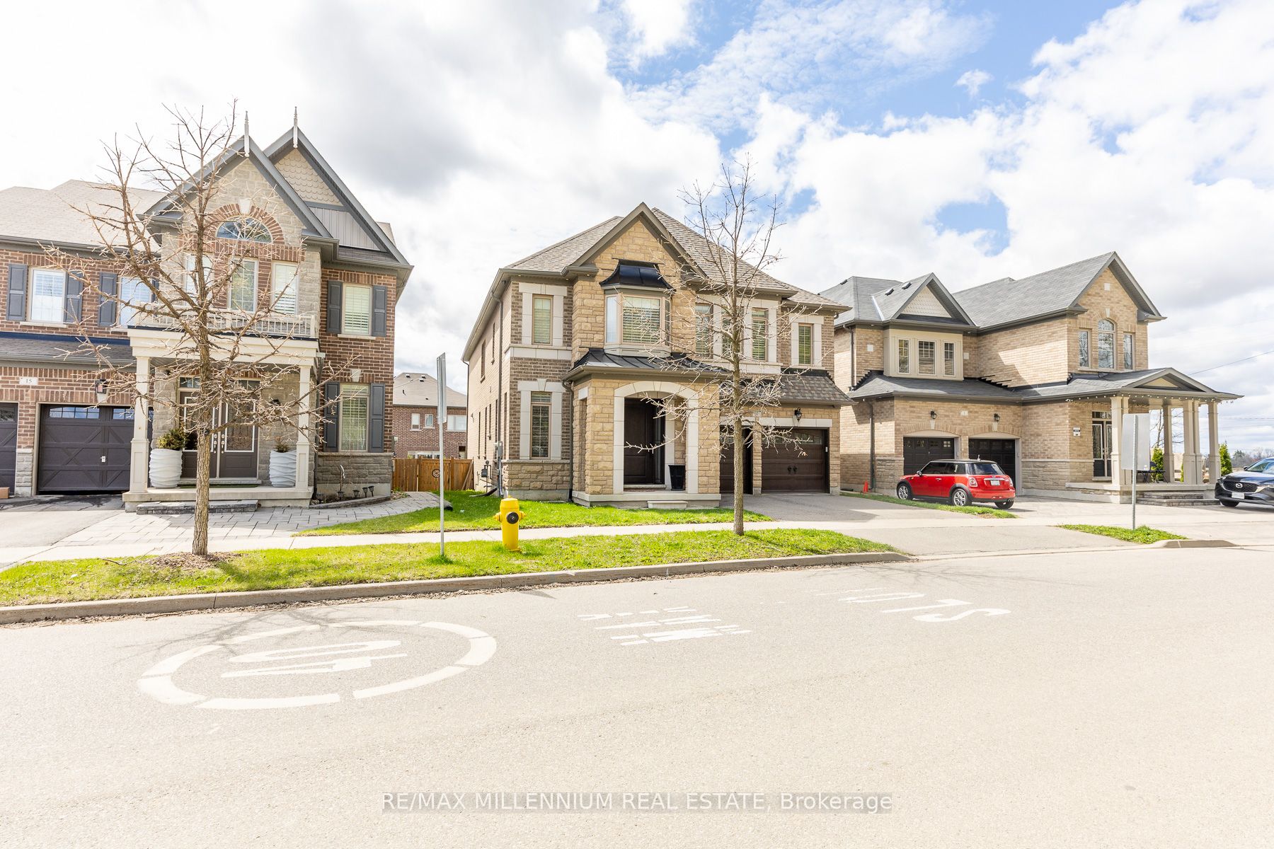 11 Algoma Drive, Vaughan, ON L4H 4H6 photo 2