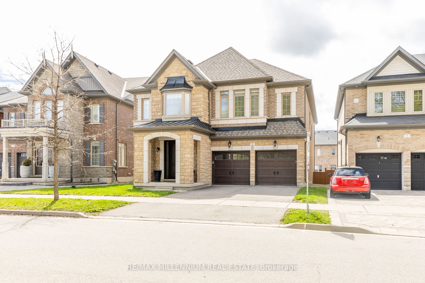 11 Algoma Drive, Vaughan, ON L4H 4H6 photo 3