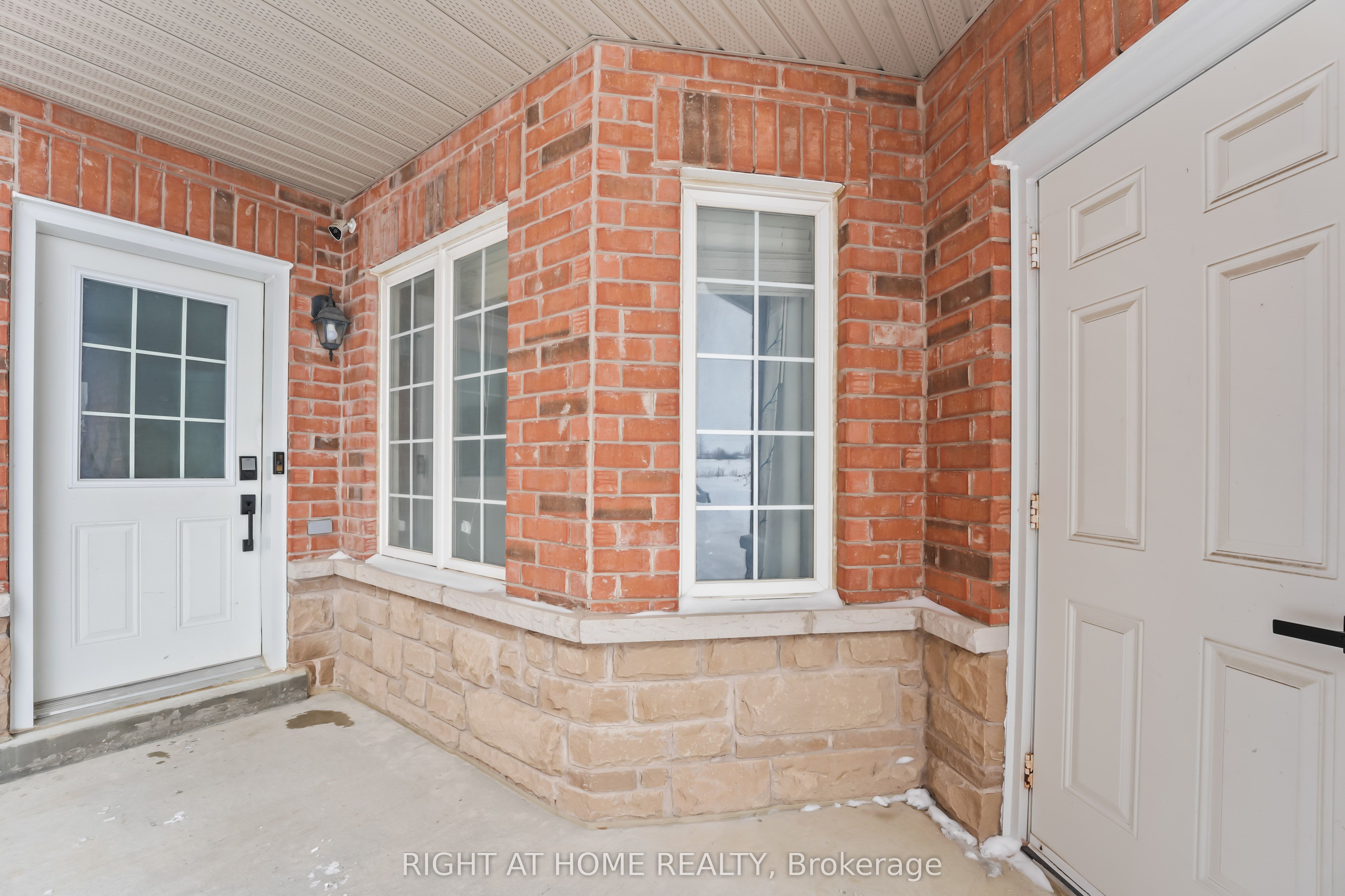 1216 Fox Hill Street, Innisfil, ON L9S 4Y5 photo 2