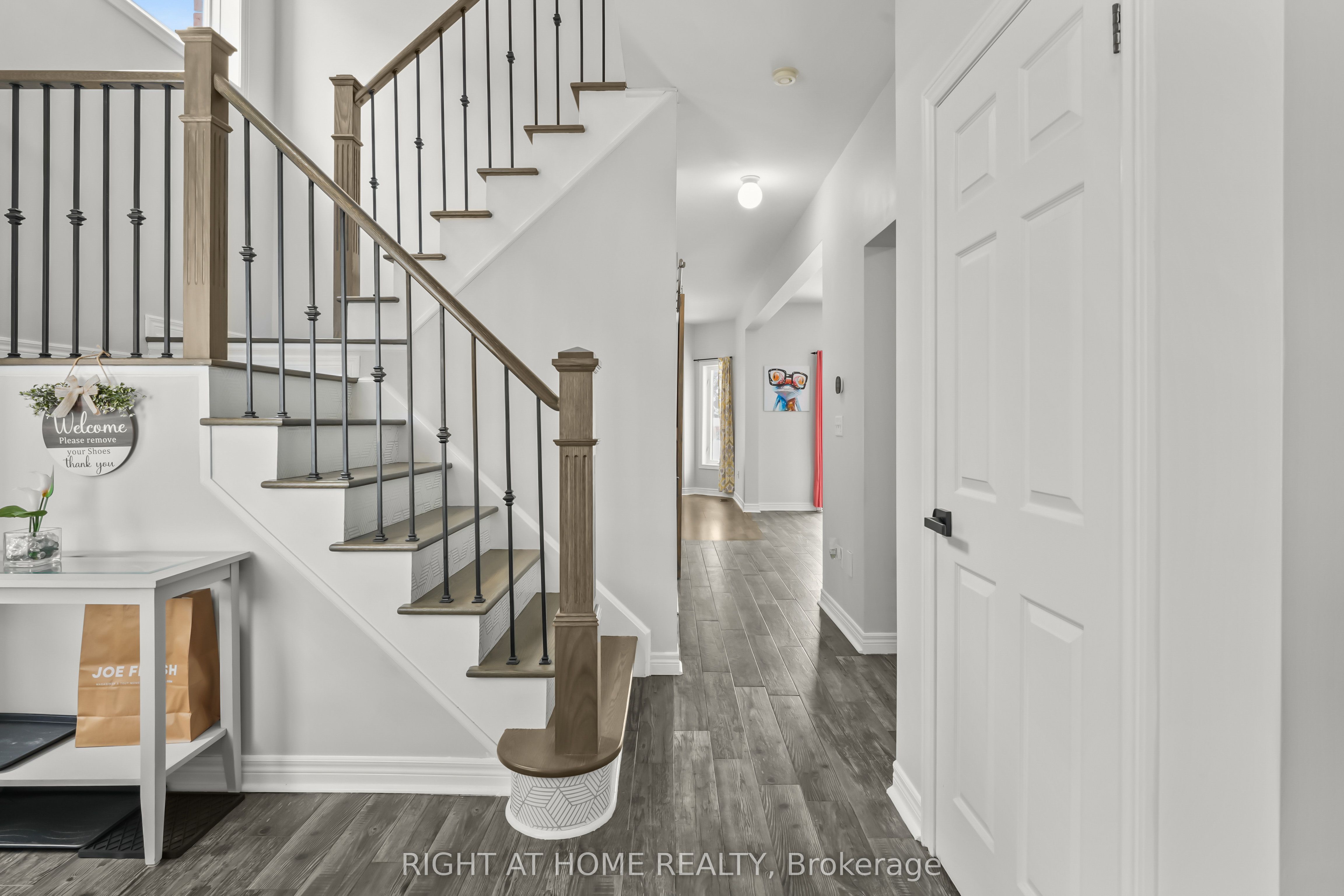 1216 Fox Hill Street, Innisfil, ON L9S 4Y5 photo 3