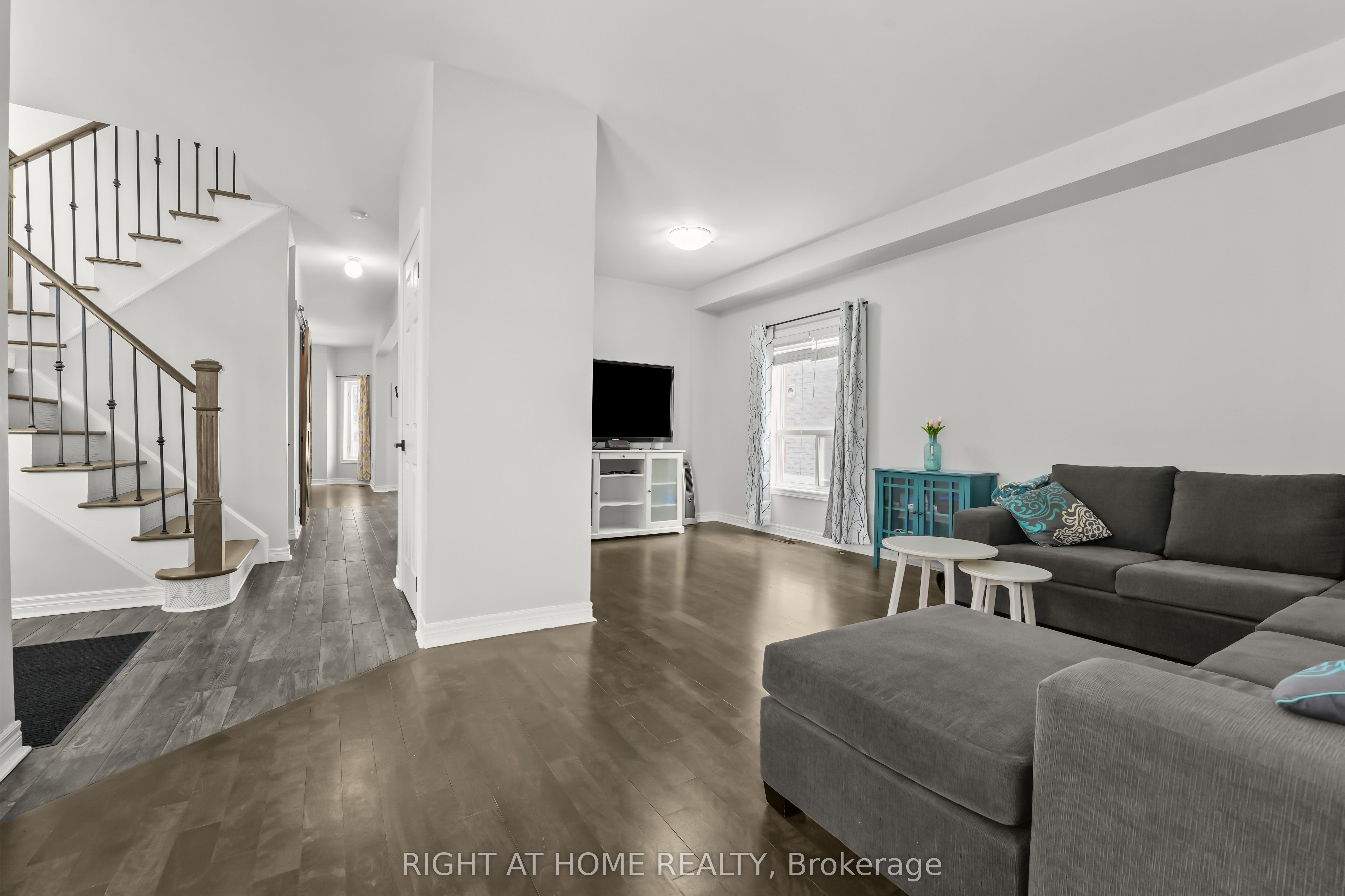 1216 Fox Hill Street, Innisfil, ON L9S 4Y5 photo 5