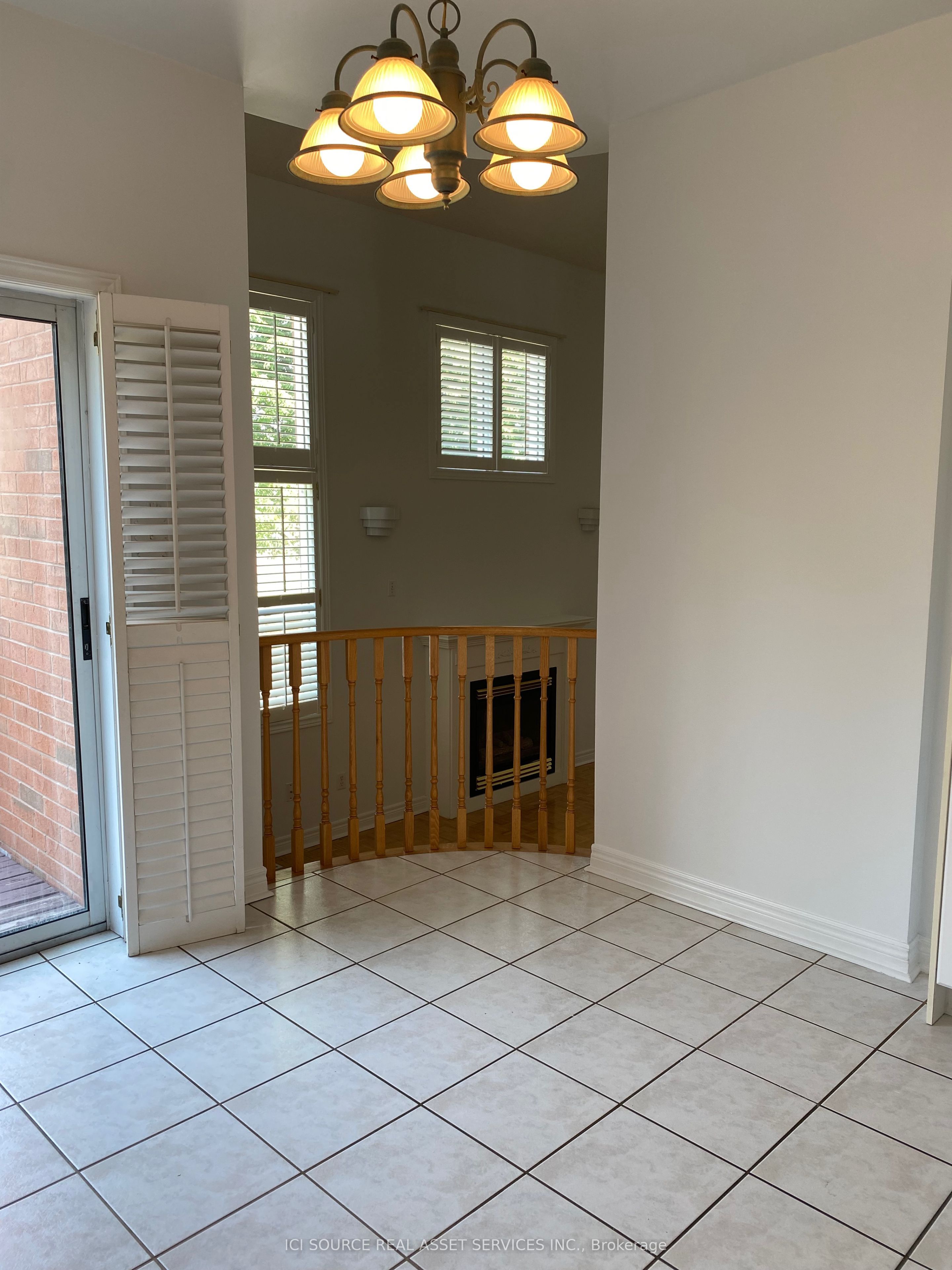 169 Matthew Drive Upper Level, Vaughan, ON L4L 9B1 photo 4