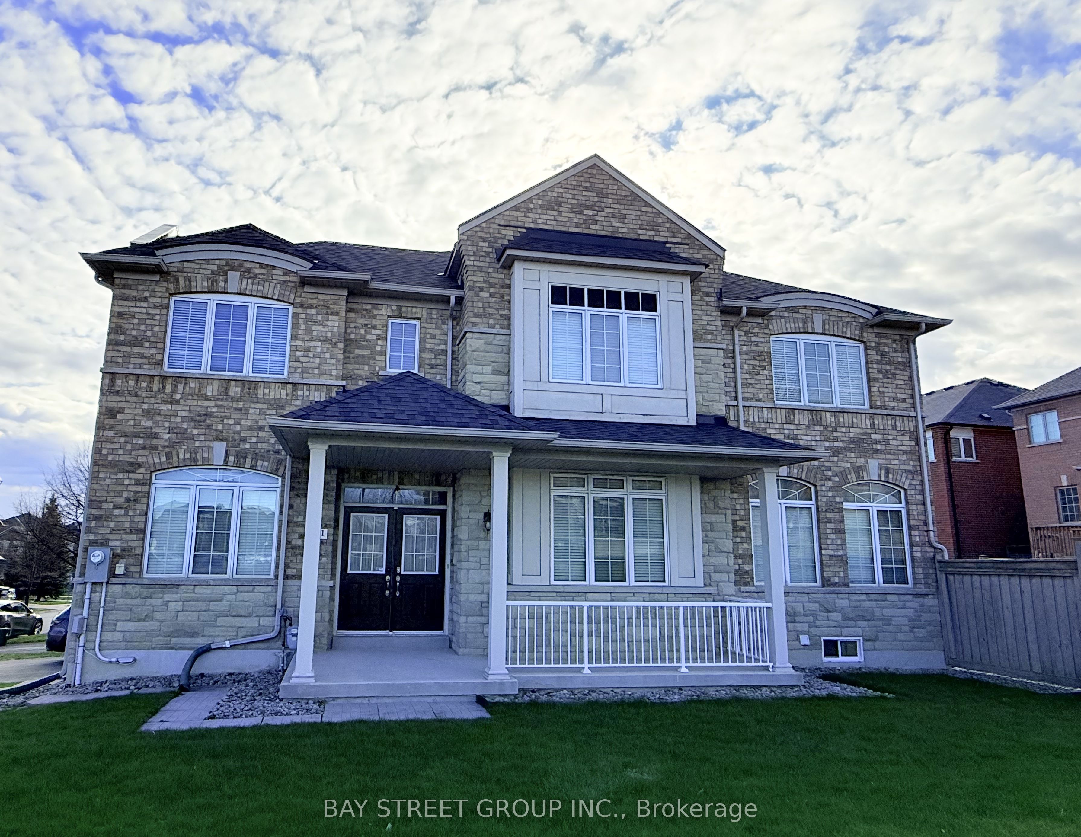 491 Mavrinac Boulevard, Aurora, ON L4G 0J6 photo 2