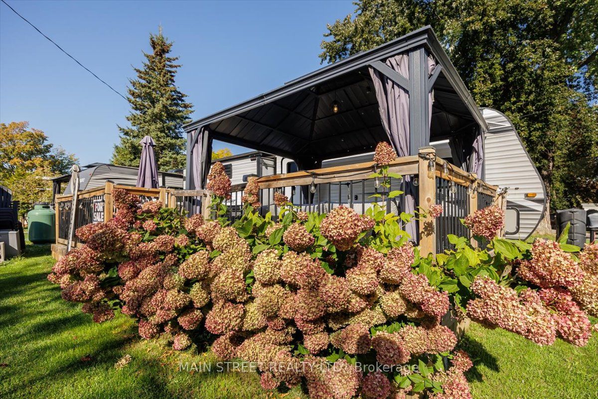 15 Hawaiian Circle, Whitchurch-Stouffville, ON L0G 1E0 photo 2