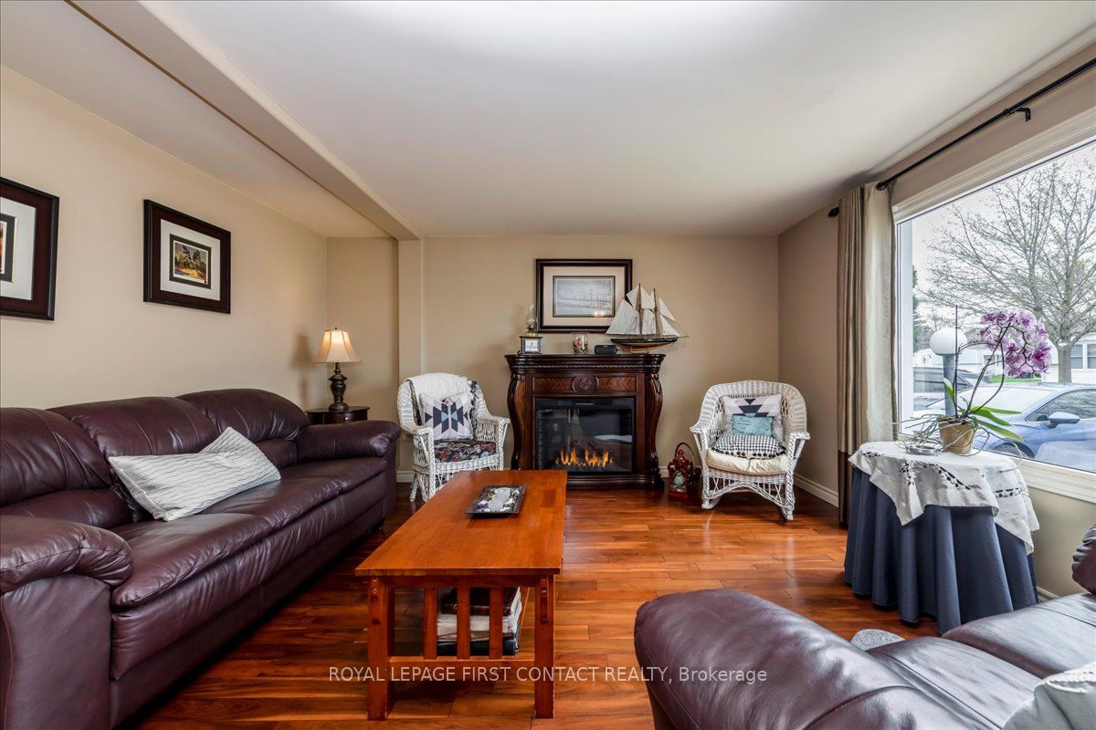 31 Corner Brook Trail, Innisfil, ON L9S 1P5 photo 3