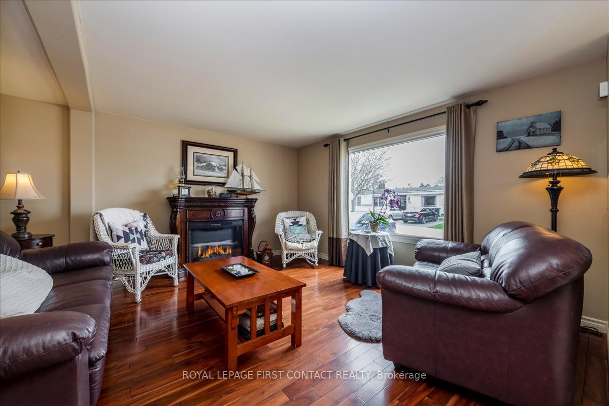 31 Corner Brook Trail, Innisfil, ON L9S 1P5 photo 4