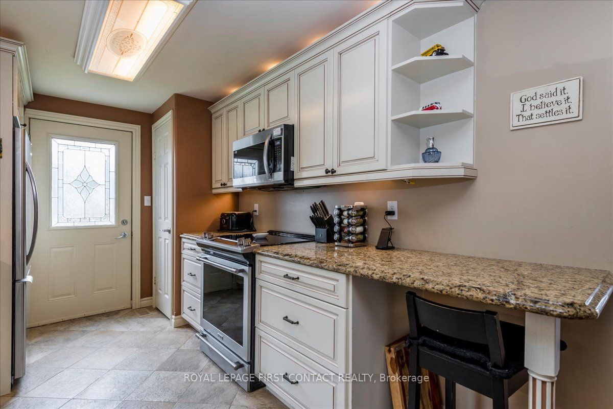 31 Corner Brook Trail, Innisfil, ON L9S 1P5 photo 5