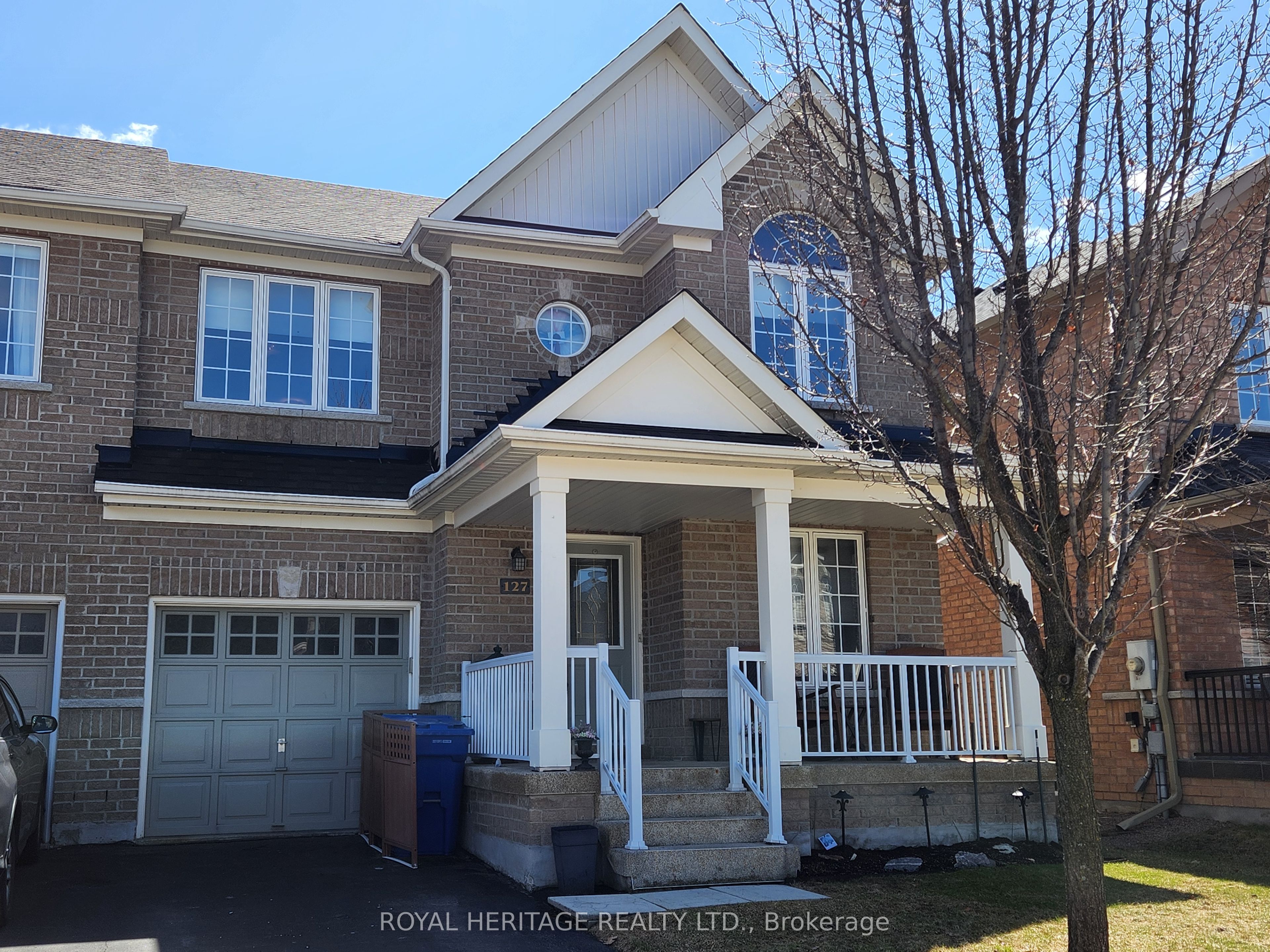 127 Knapton Drive, Newmarket, ON L3X 3B3