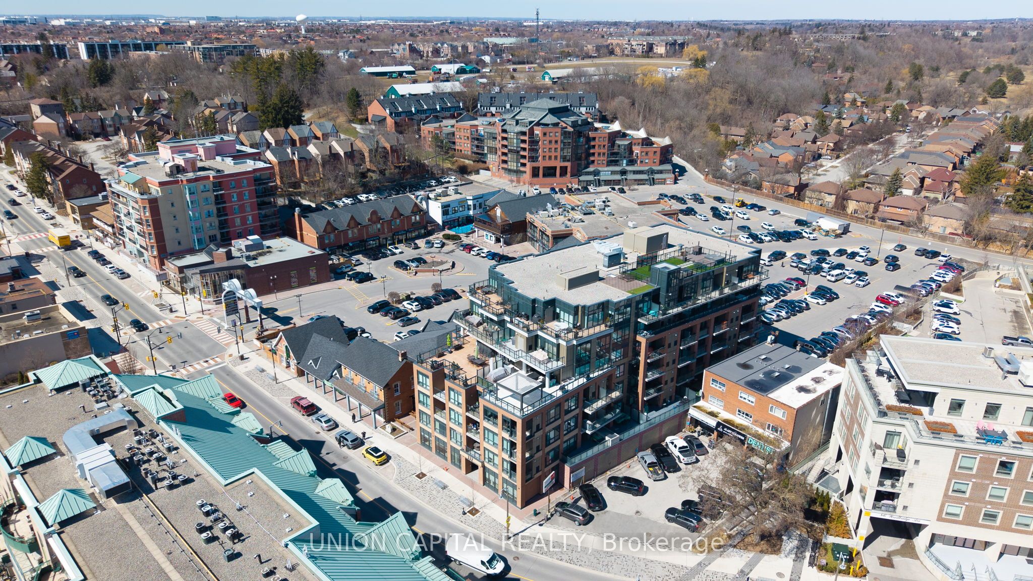 112 Woodbridge Avenue 412, Vaughan, ON L4L 2S7