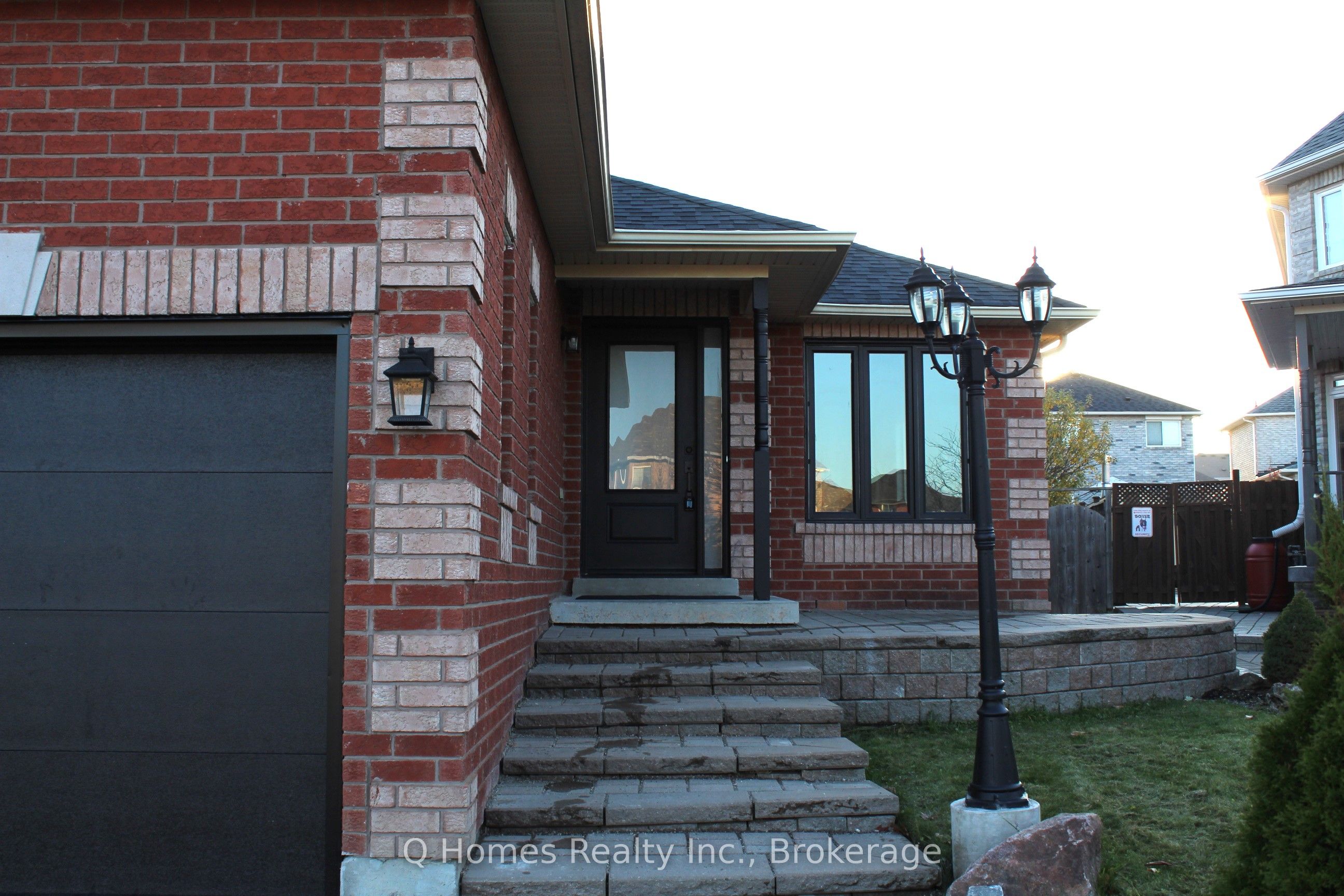 1995 Romina Court, Innisfil, ON L9S 4Y1 photo 3